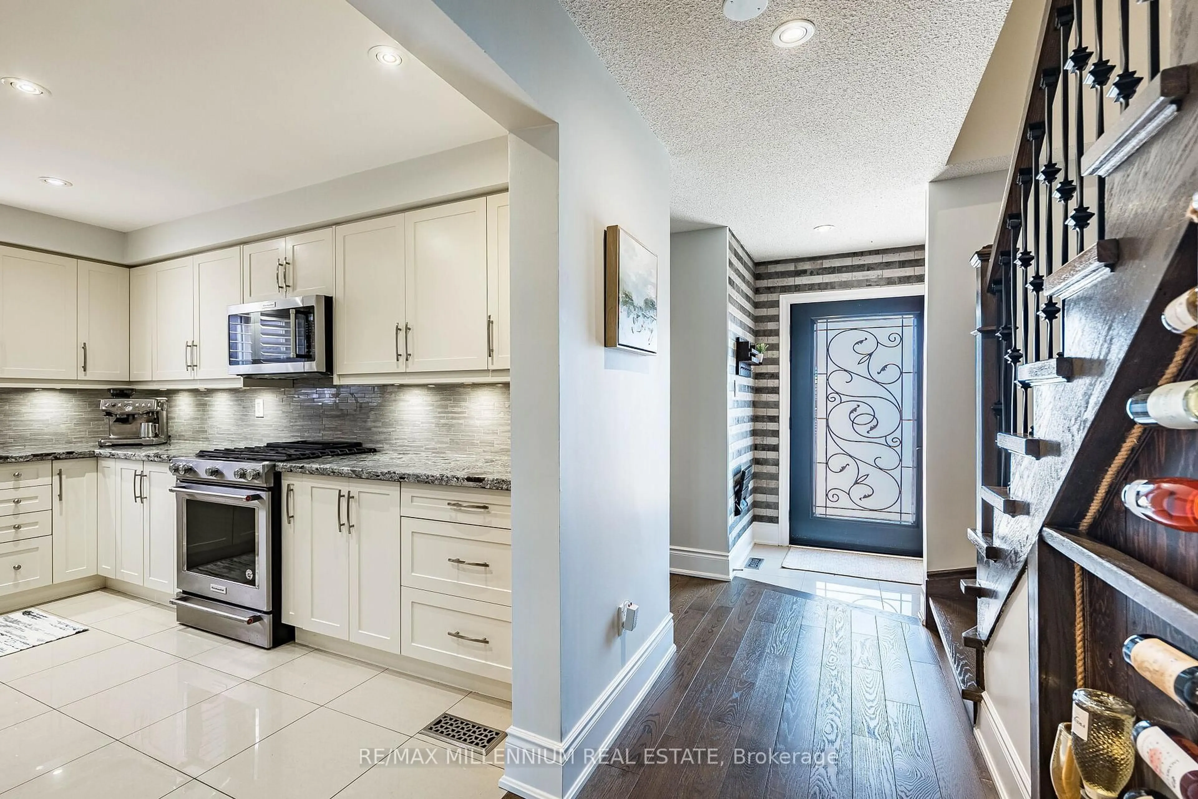 Open concept kitchen, ceramic/tile floor for 74 Atkins Circ, Brampton Ontario L6X 4B4