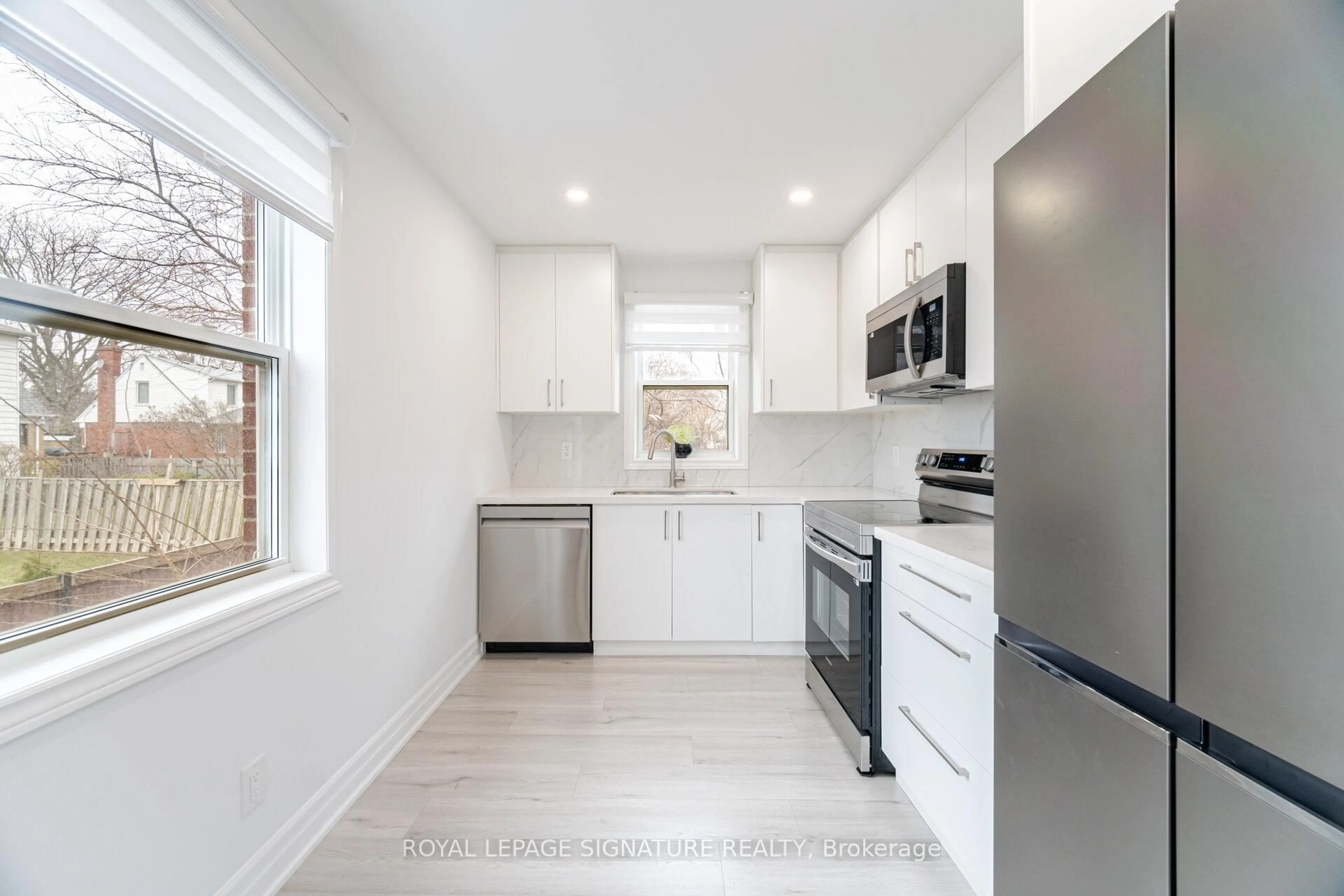 Unknown for 2015 Stanfield Rd, Mississauga Ontario L4Y 1R2