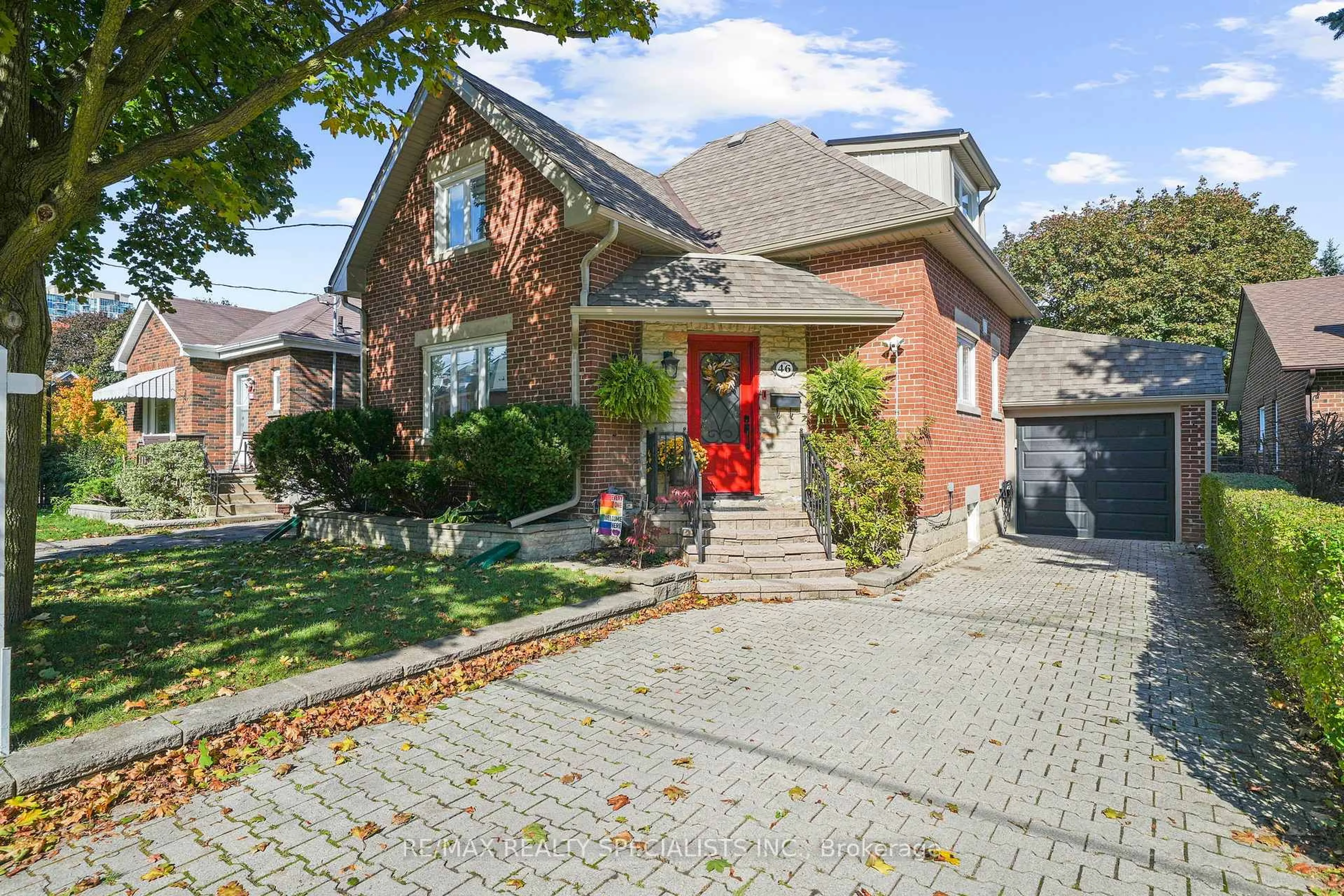 Home with brick exterior material, street for 46 Elizabeth St, Brampton Ontario L6Y 1R1