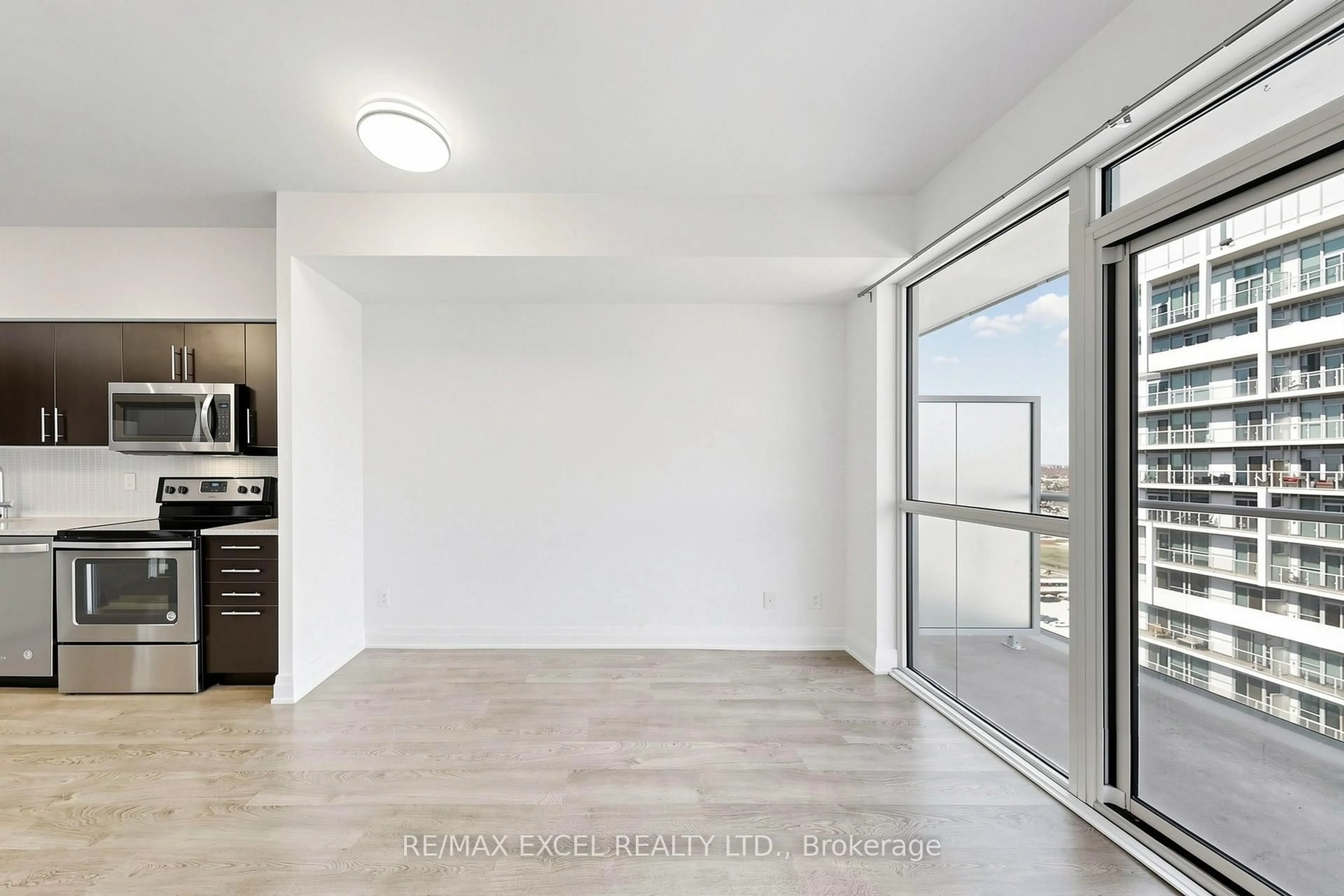 Unknown for 55 Speers Rd #1702, Oakville Ontario L6K 0H9