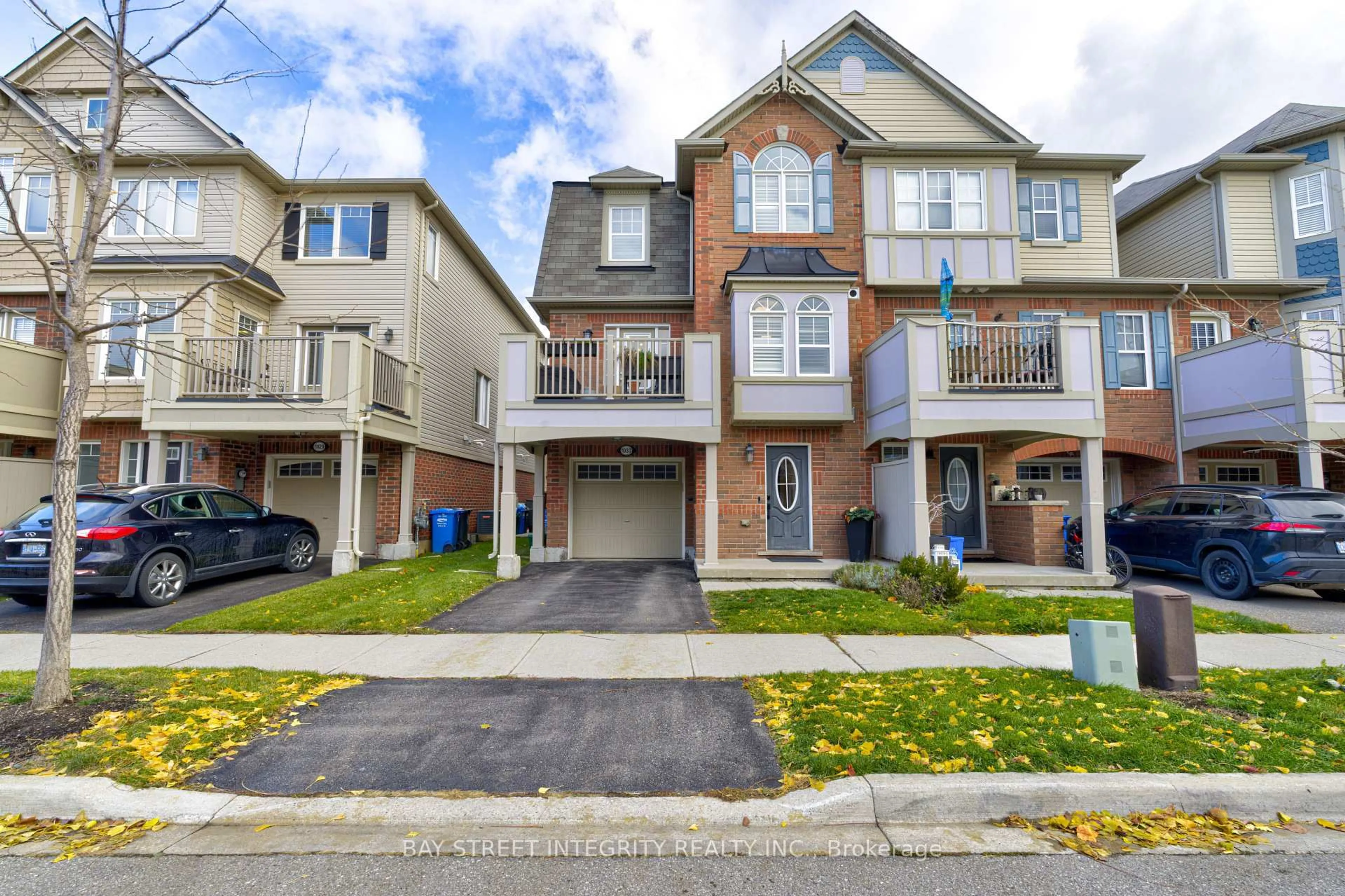 A pic from outside/outdoor area/front of a property/back of a property/a pic from drone, street for 1033 Stemman Pl, Milton Ontario L9T 8R1