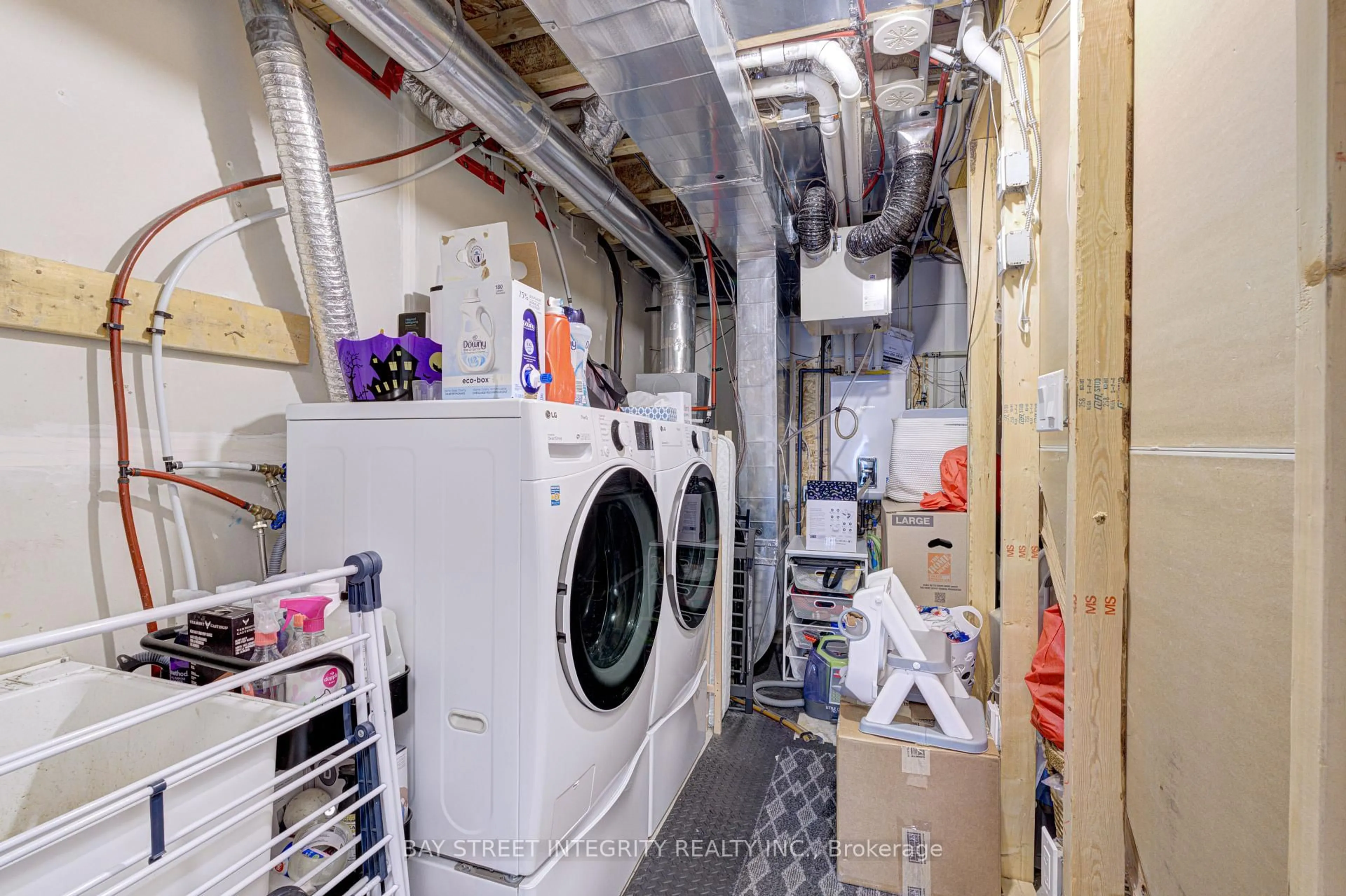 Laundry room for 1033 Stemman Pl, Milton Ontario L9T 8R1