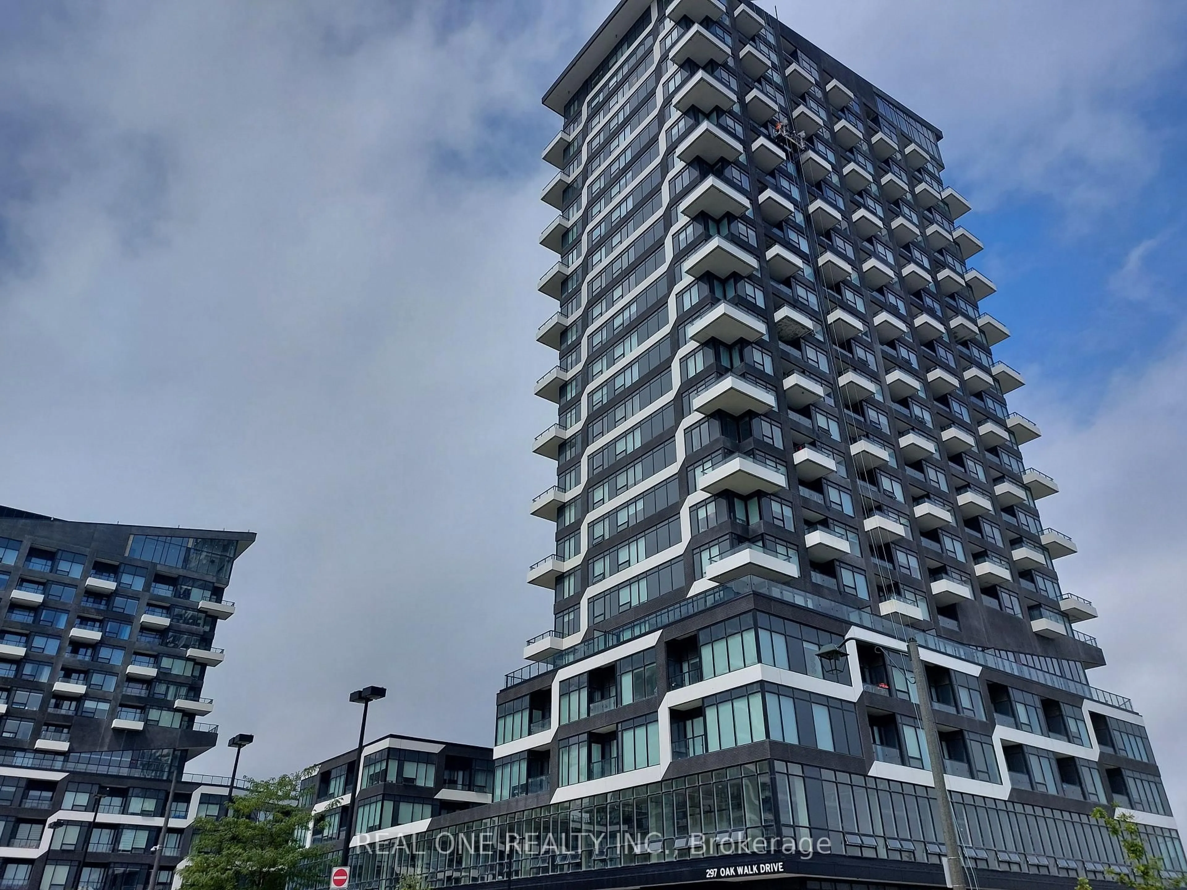 Blurry image for 297 Oak Walk Dr #706, Oakville Ontario L6H 6Z3