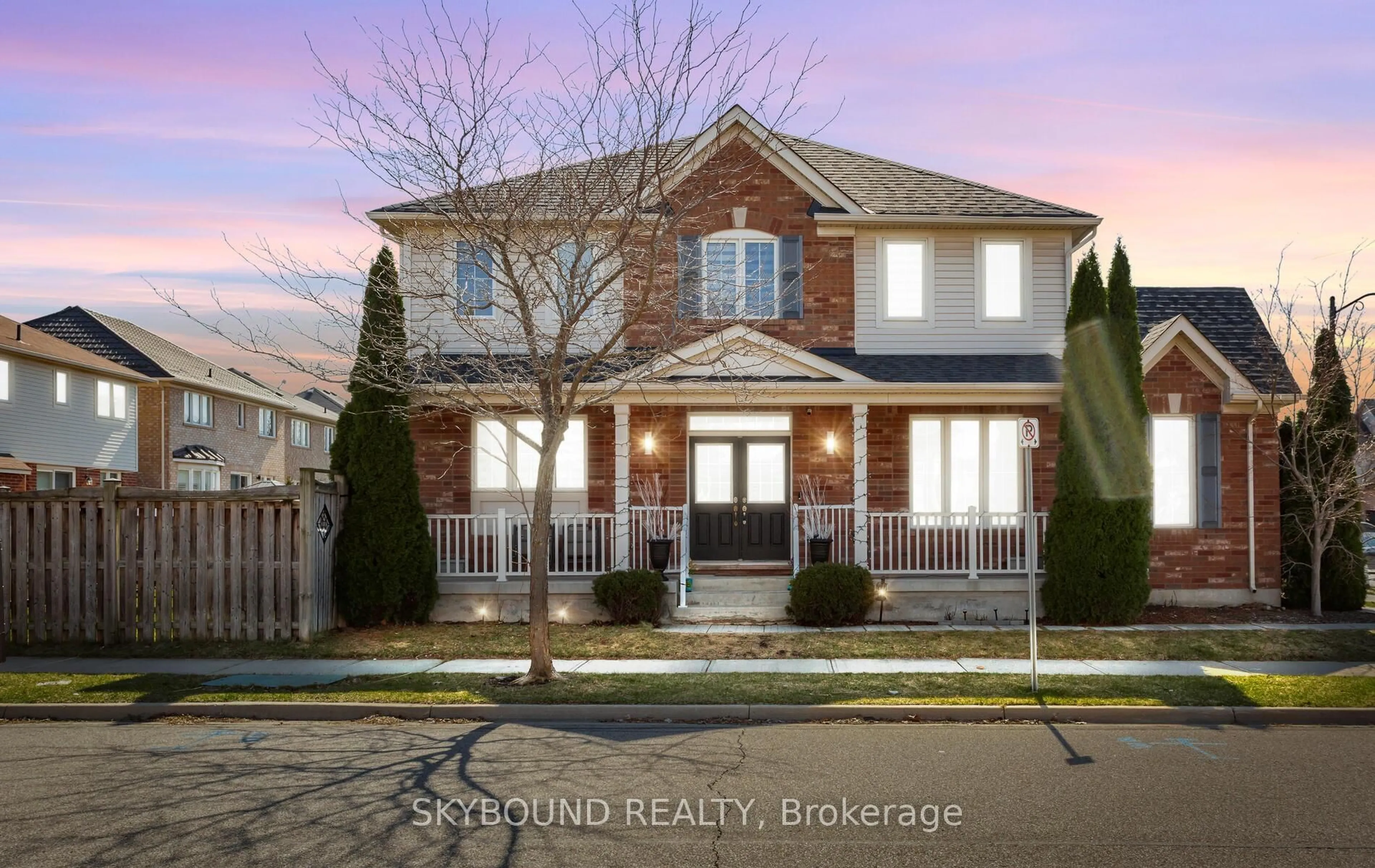 Home with brick exterior material, street for 308 Mcdougall Cross, Milton Ontario L9T 0N6