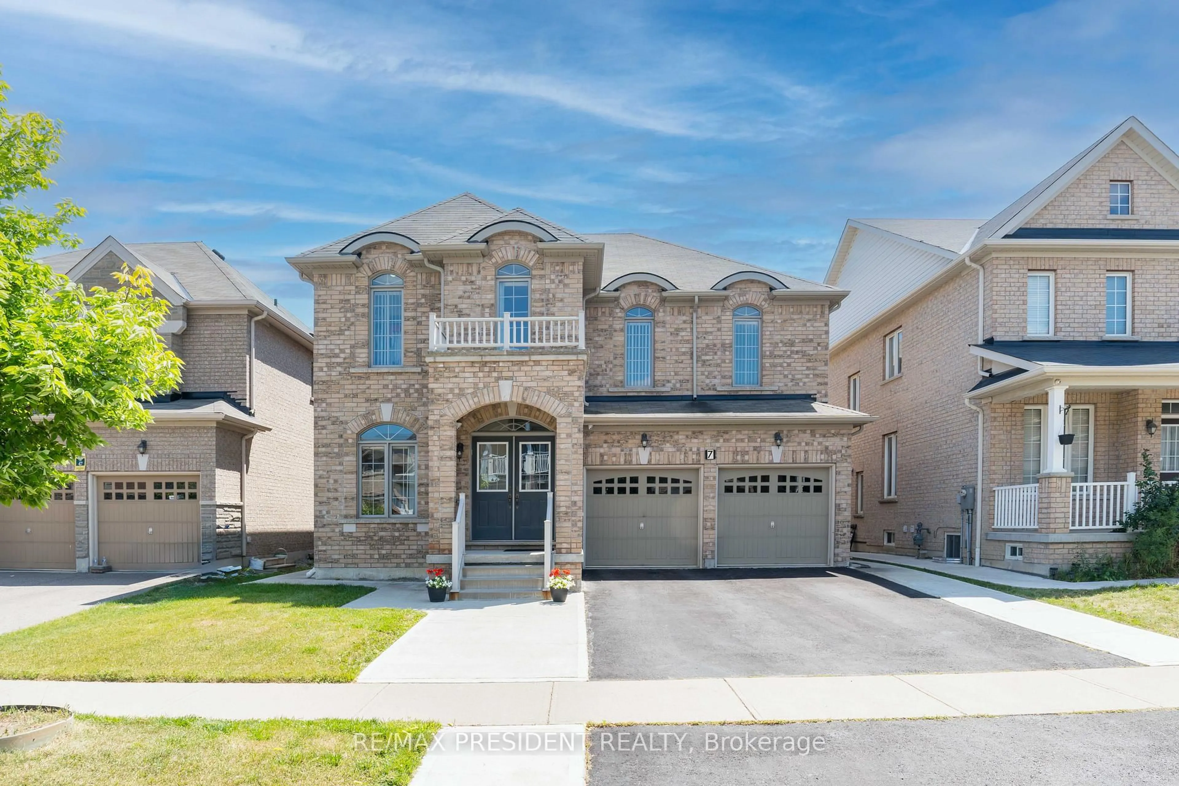 Home with brick exterior material, street for 7 Wellpark Way, Brampton Ontario L6P 3Z6