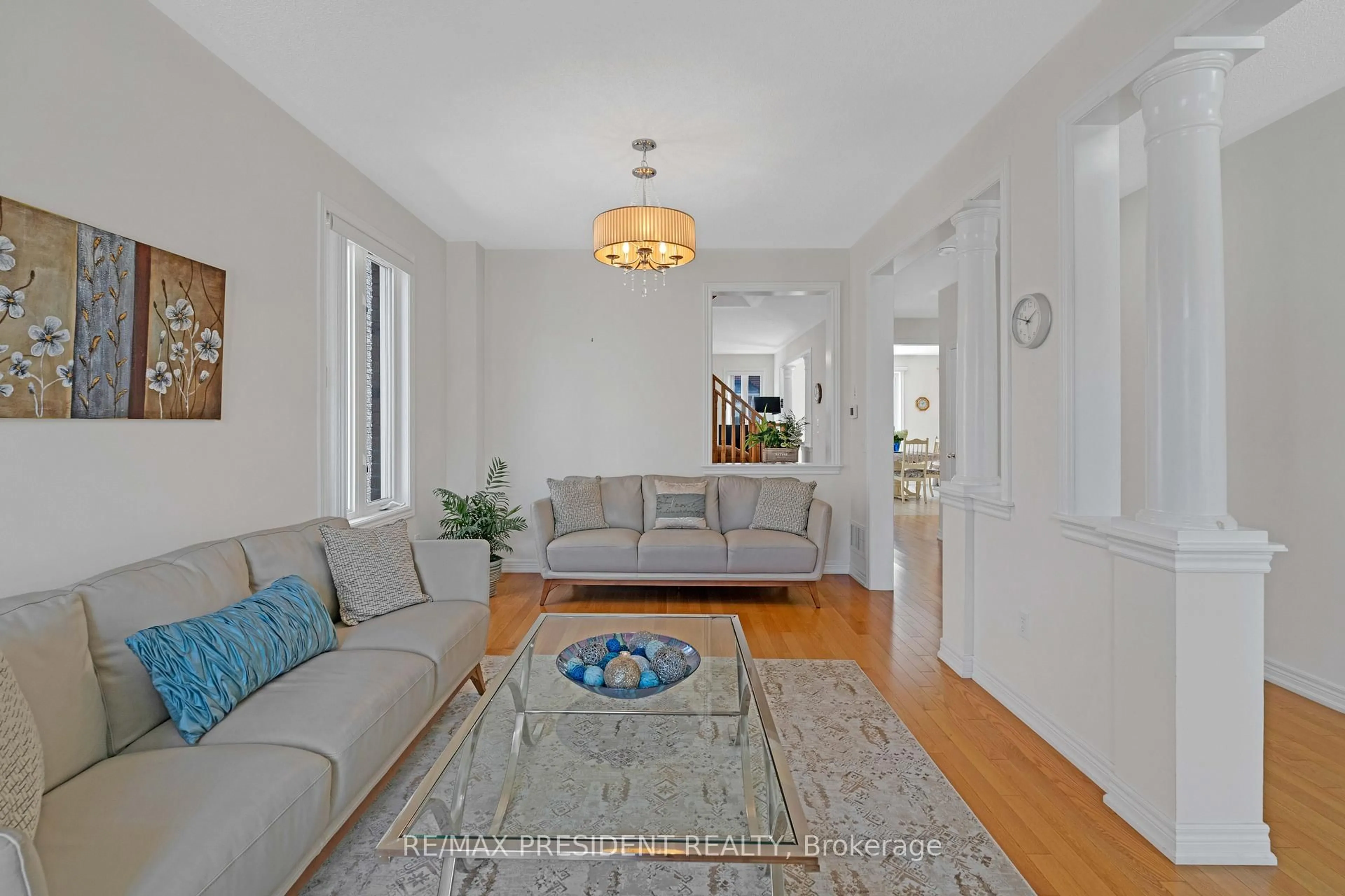 Living room with furniture, unknown for 7 Wellpark Way, Brampton Ontario L6P 3Z6