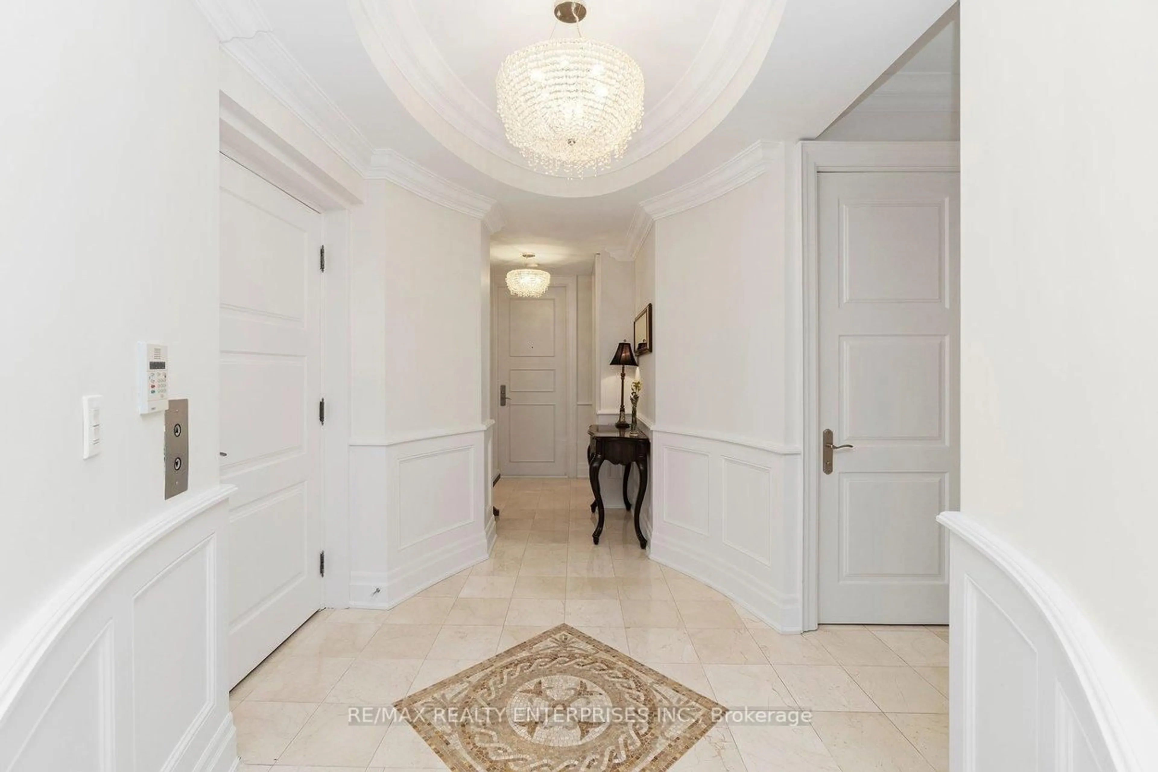 Indoor entryway for 2095 Lake Shore Blvd #416, Toronto Ontario M8V 4G4