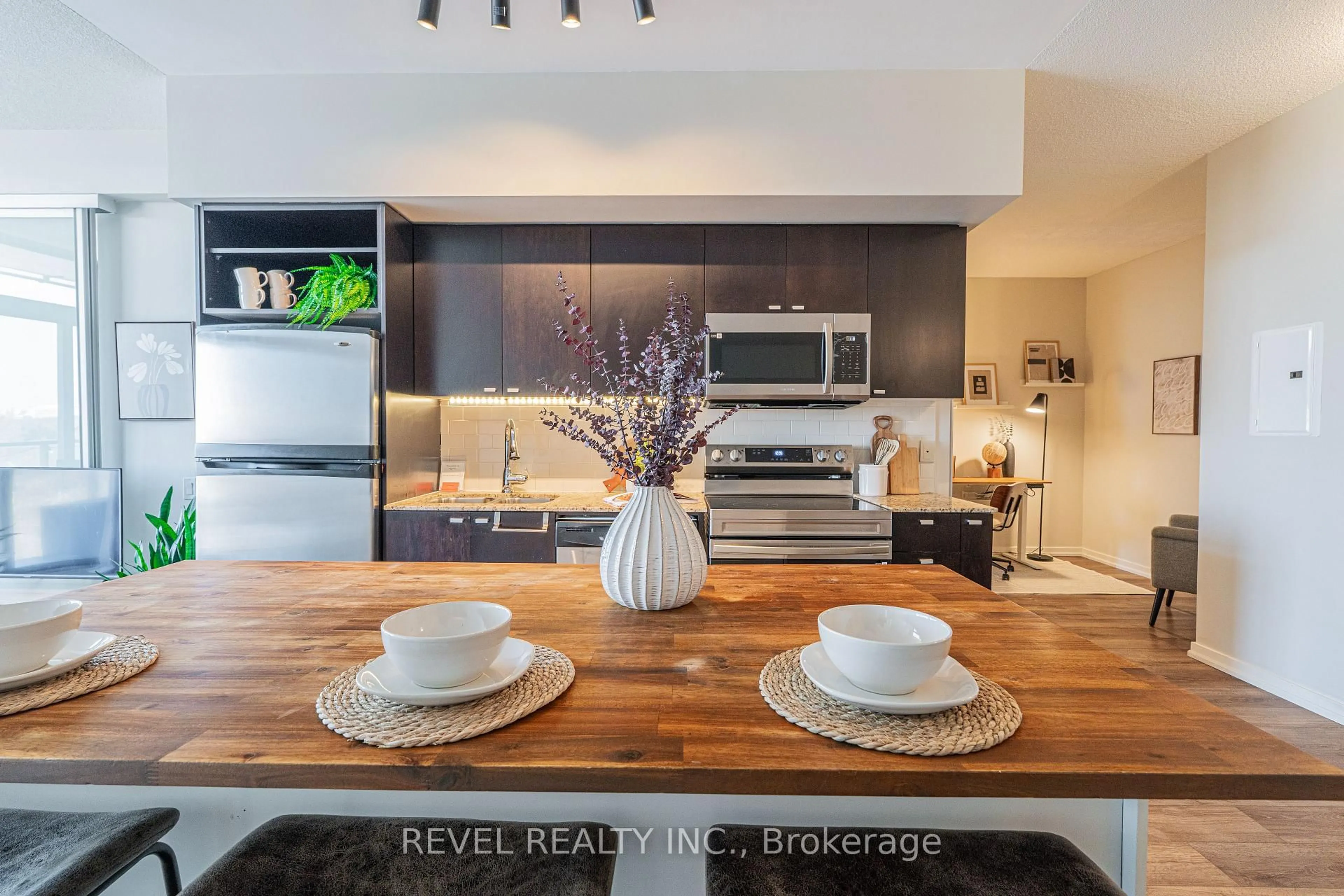 Open concept kitchen, unknown for 103 The Queensway Ave #1616, Toronto Ontario M6S 5B3