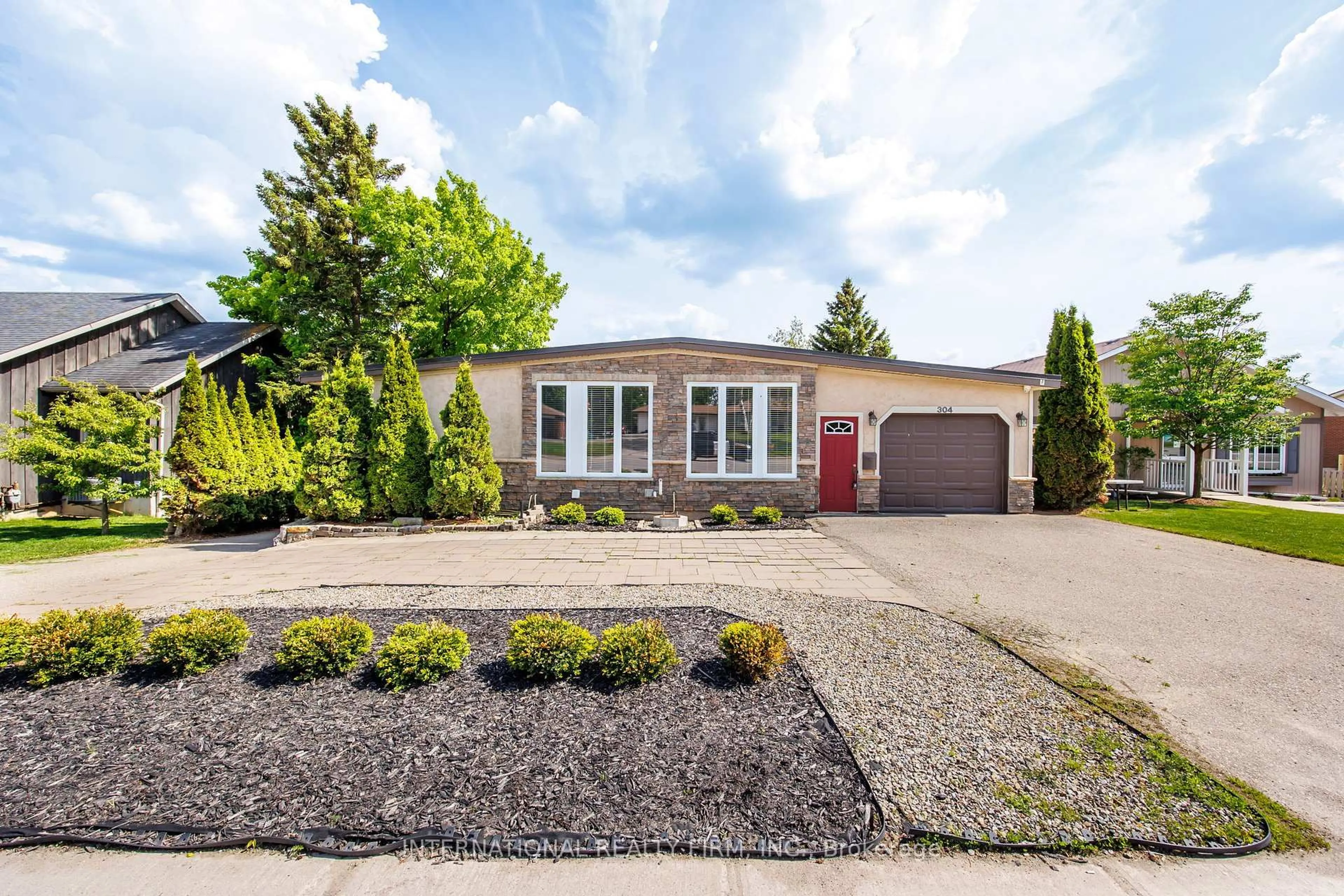 Unknown for 304 Broadway, Orangeville Ontario L9W 1L3