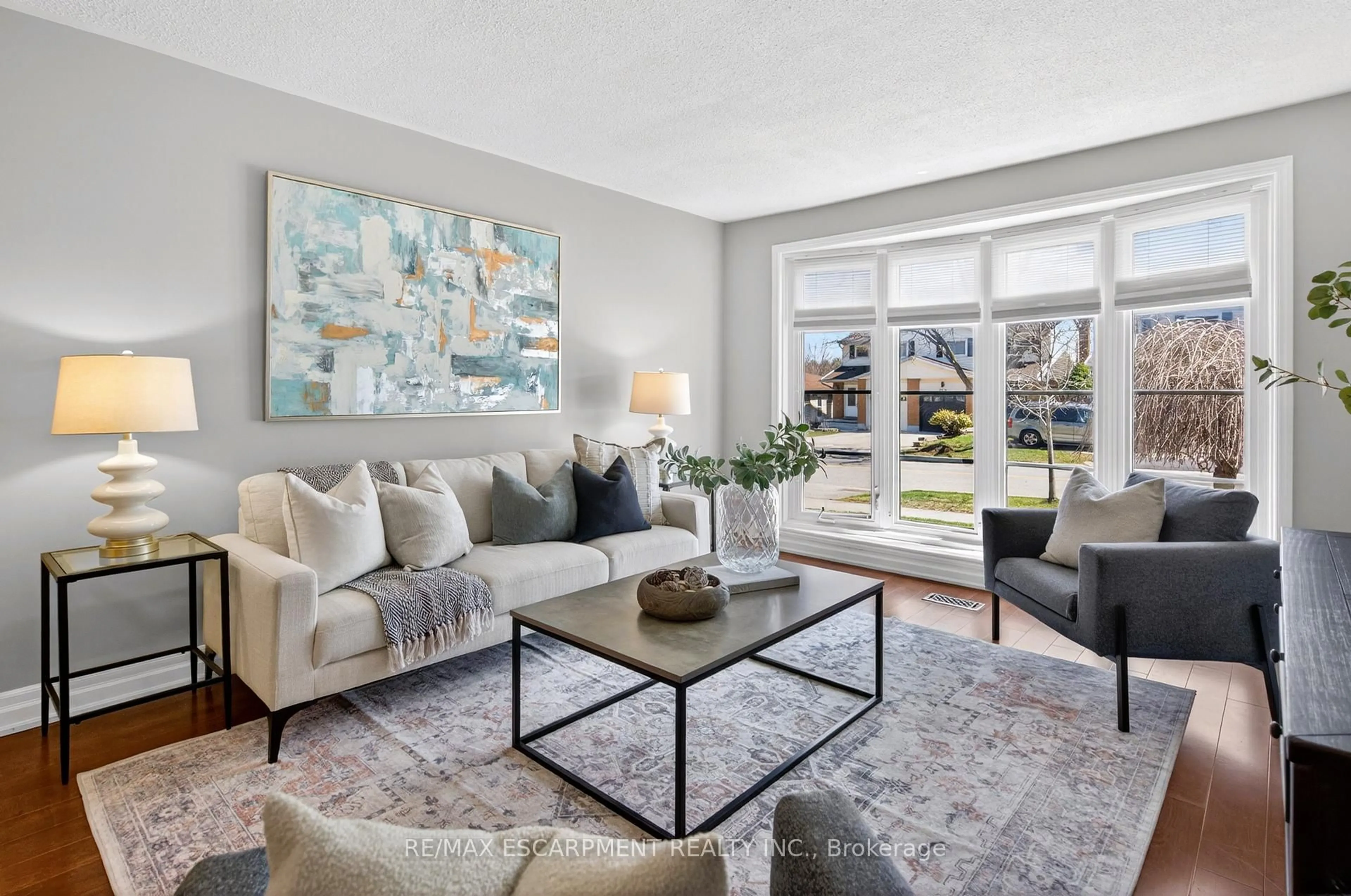 Living room with furniture, unknown for 2348 Greenbank Trail, Burlington Ontario L7P 3S8