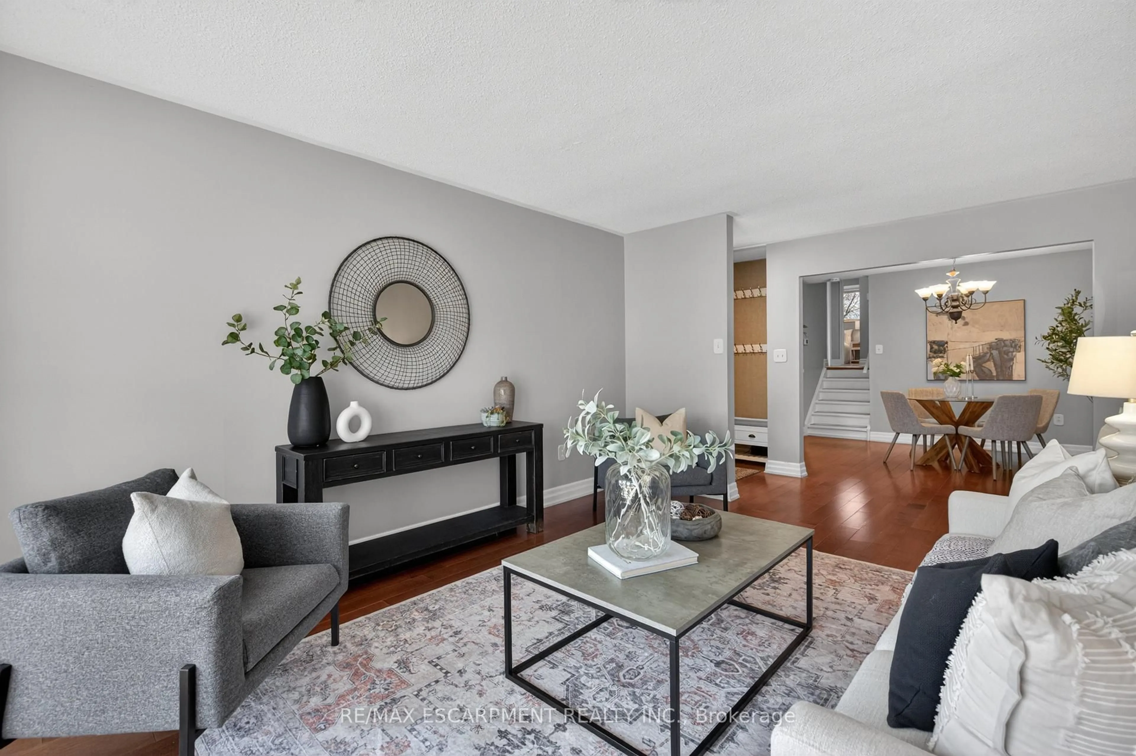 Living room with furniture, unknown for 2348 Greenbank Trail, Burlington Ontario L7P 3S8