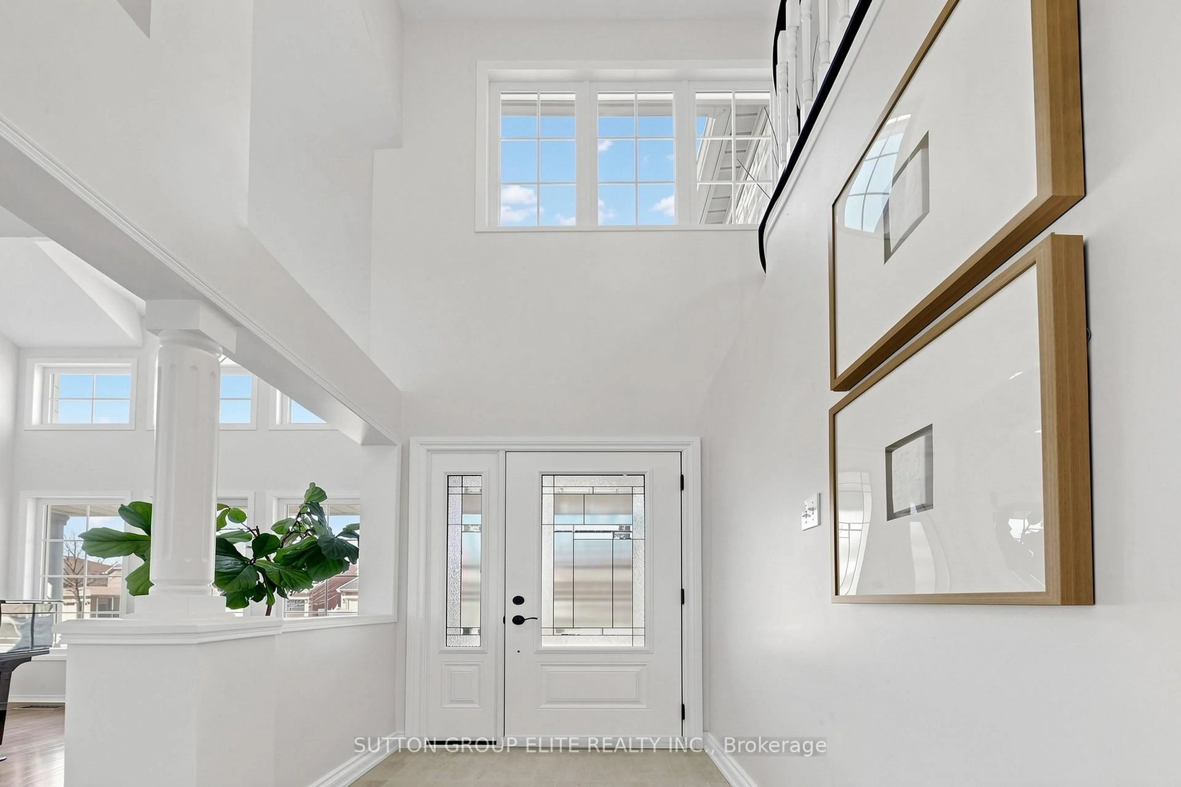 Indoor entryway for 2768 Peacock Dr, Mississauga Ontario L5M 5R5