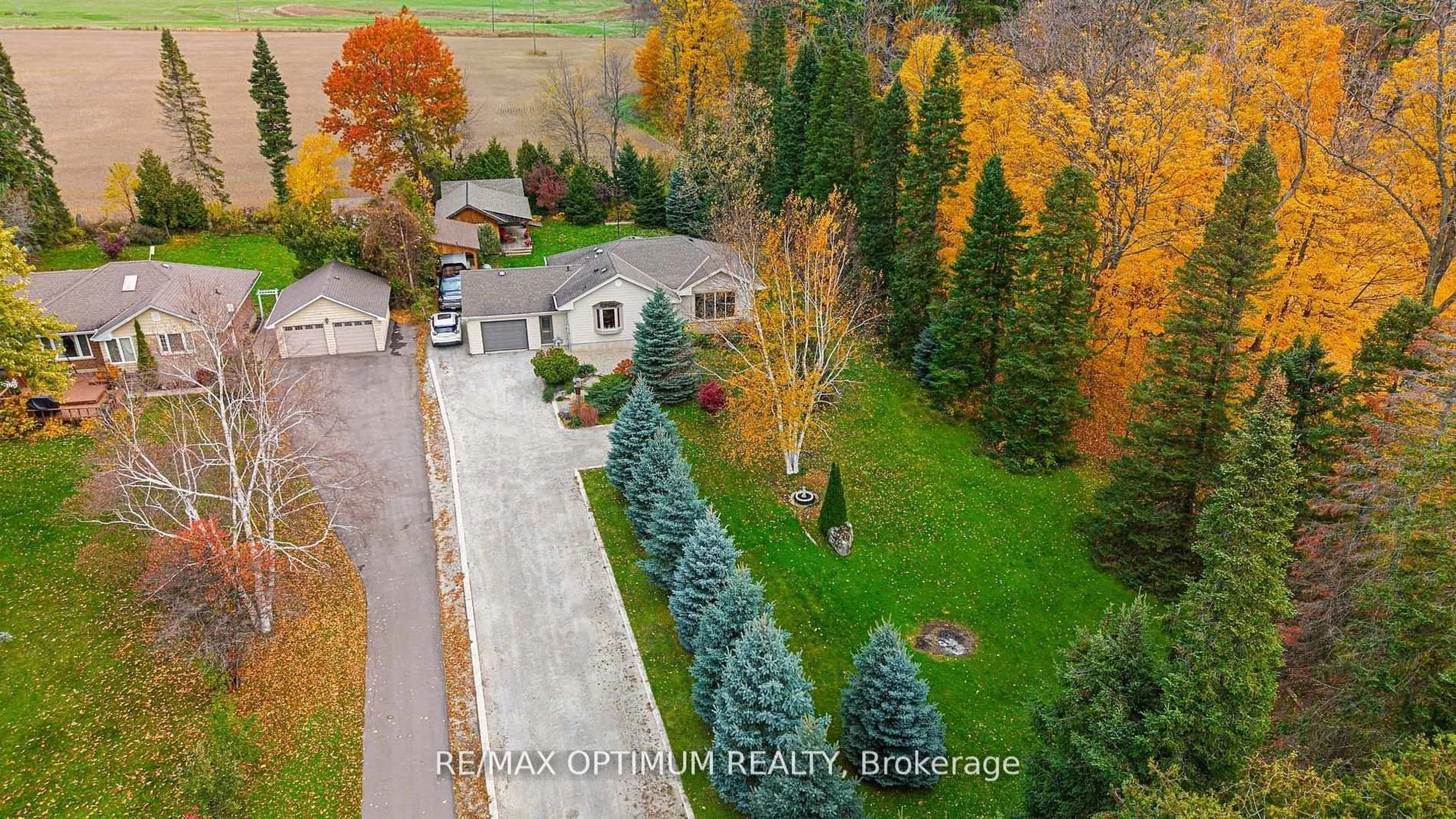 A pic from outside/outdoor area/front of a property/back of a property/a pic from drone, unknown for 9249 Sixth Line, Halton Hills Ontario L7G 4S6