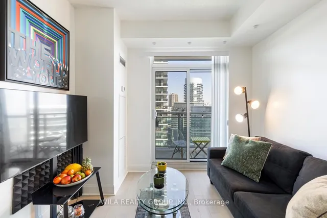 33 Shore Breeze Dr #1707, Toronto 4