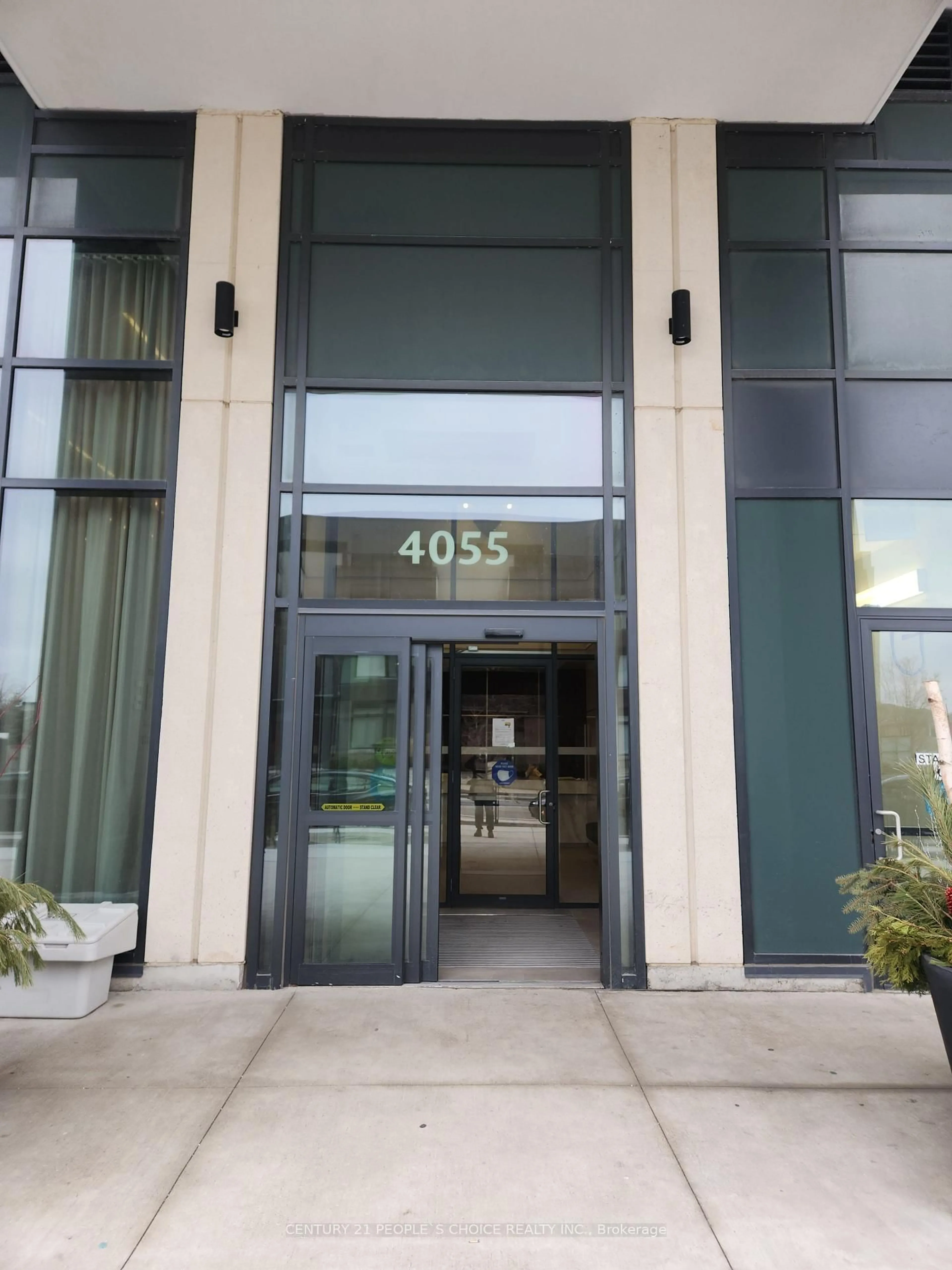 Indoor foyer for 4055 Parkside Village Dr #2516, Mississauga Ontario L5B 0K8