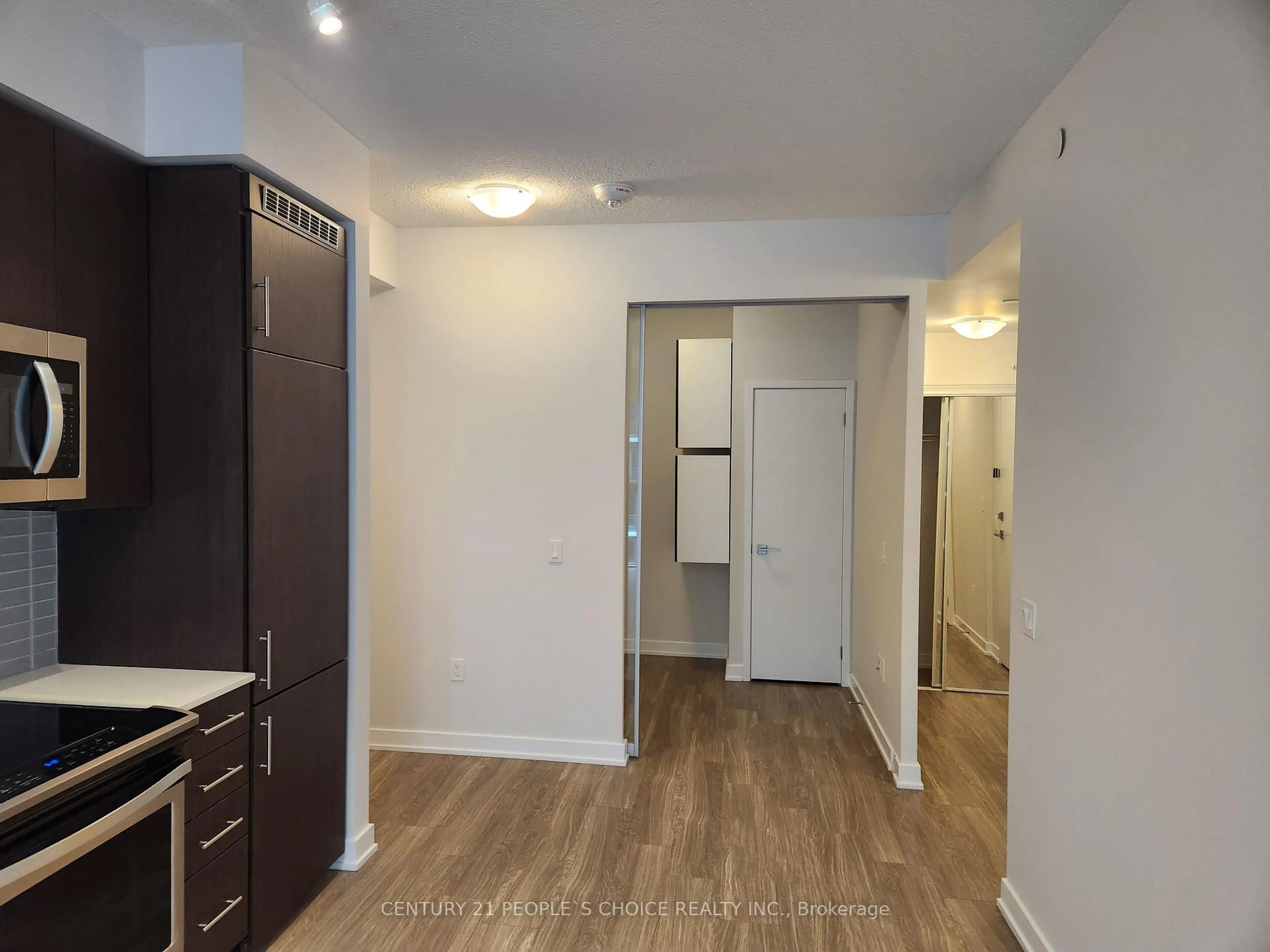 A pic of a room for 4055 Parkside Village Dr #2516, Mississauga Ontario L5B 0K8