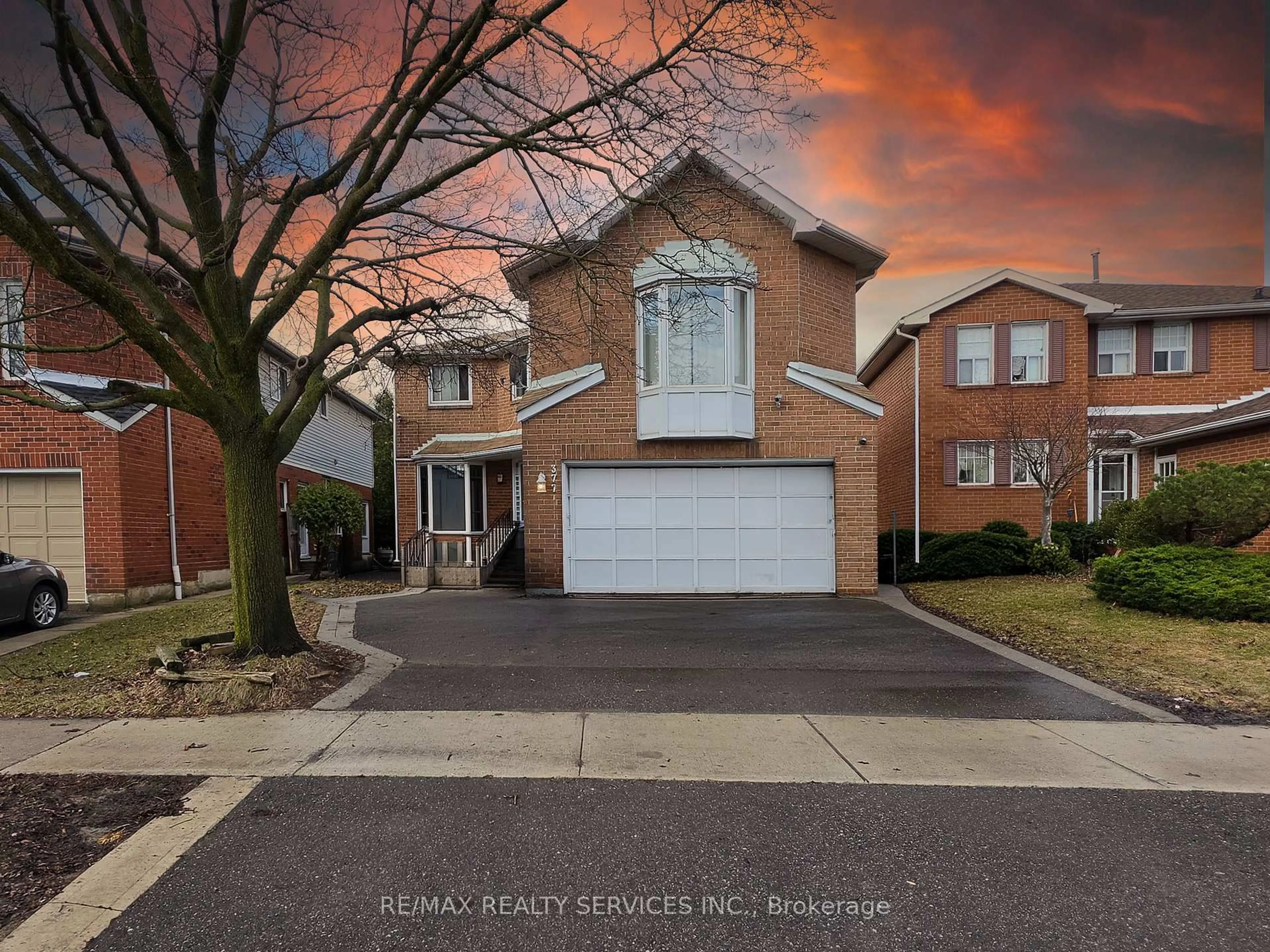 Home with brick exterior material, street for 377 Mill St, Brampton Ontario L6Y 3H6