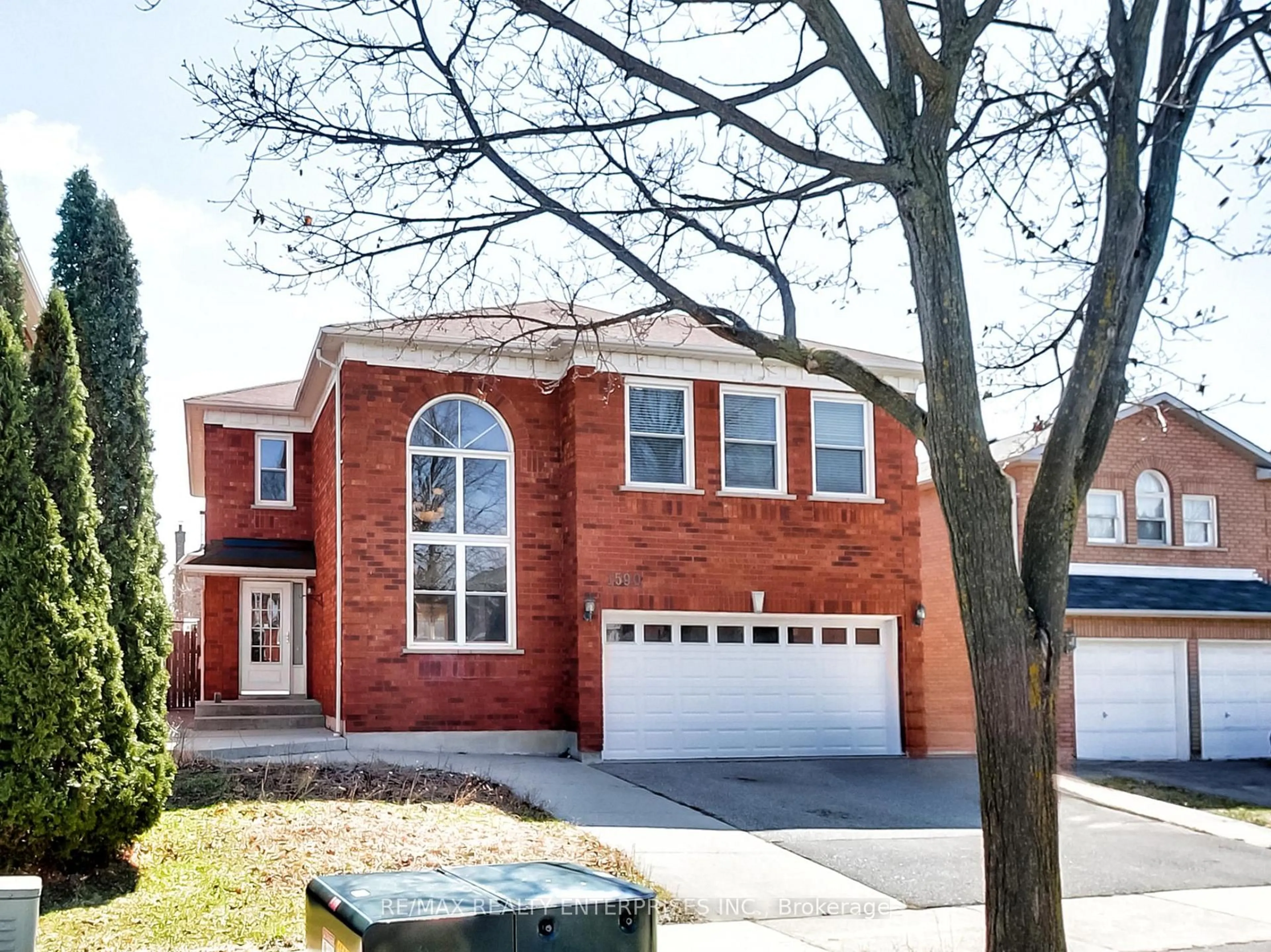 Home with brick exterior material, street for 1590 Astrella Cres, Mississauga Ontario L5M 5A1