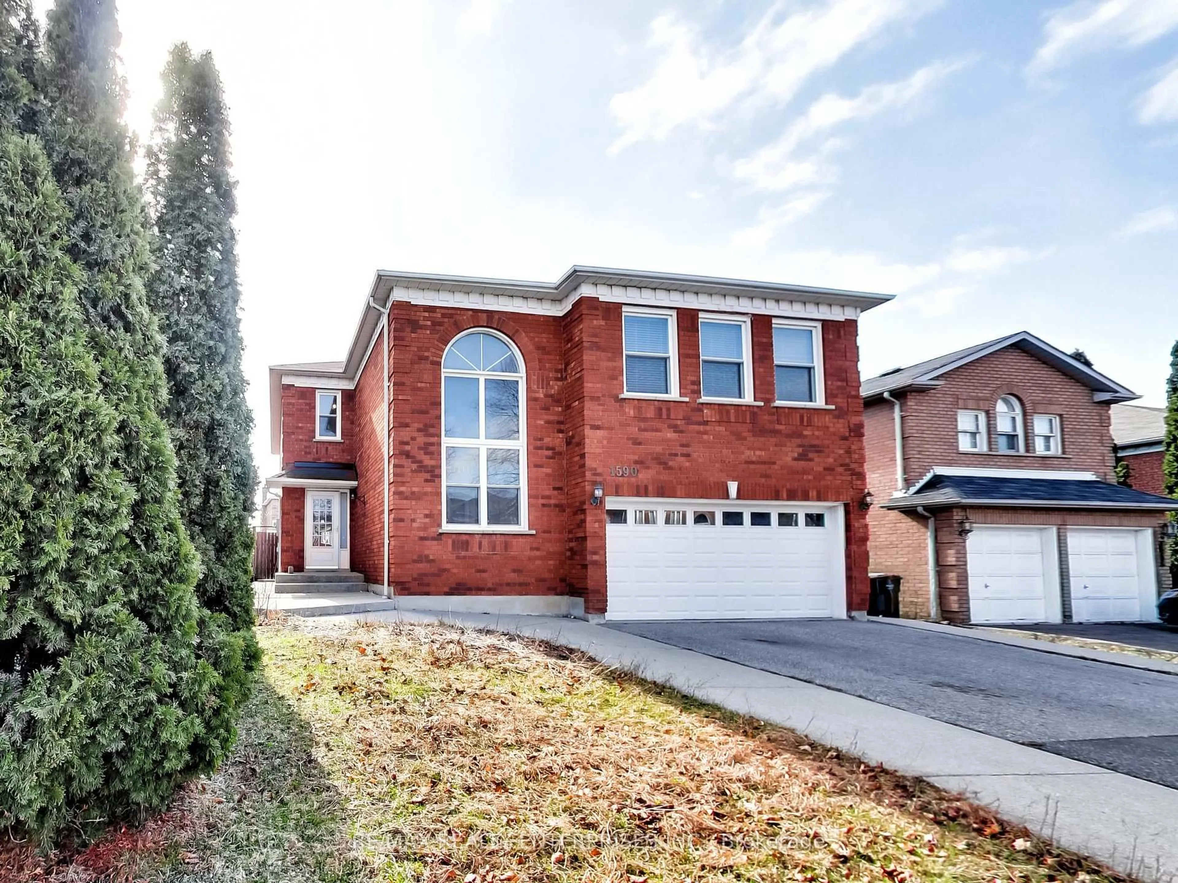Home with brick exterior material, street for 1590 Astrella Cres, Mississauga Ontario L5M 5A1