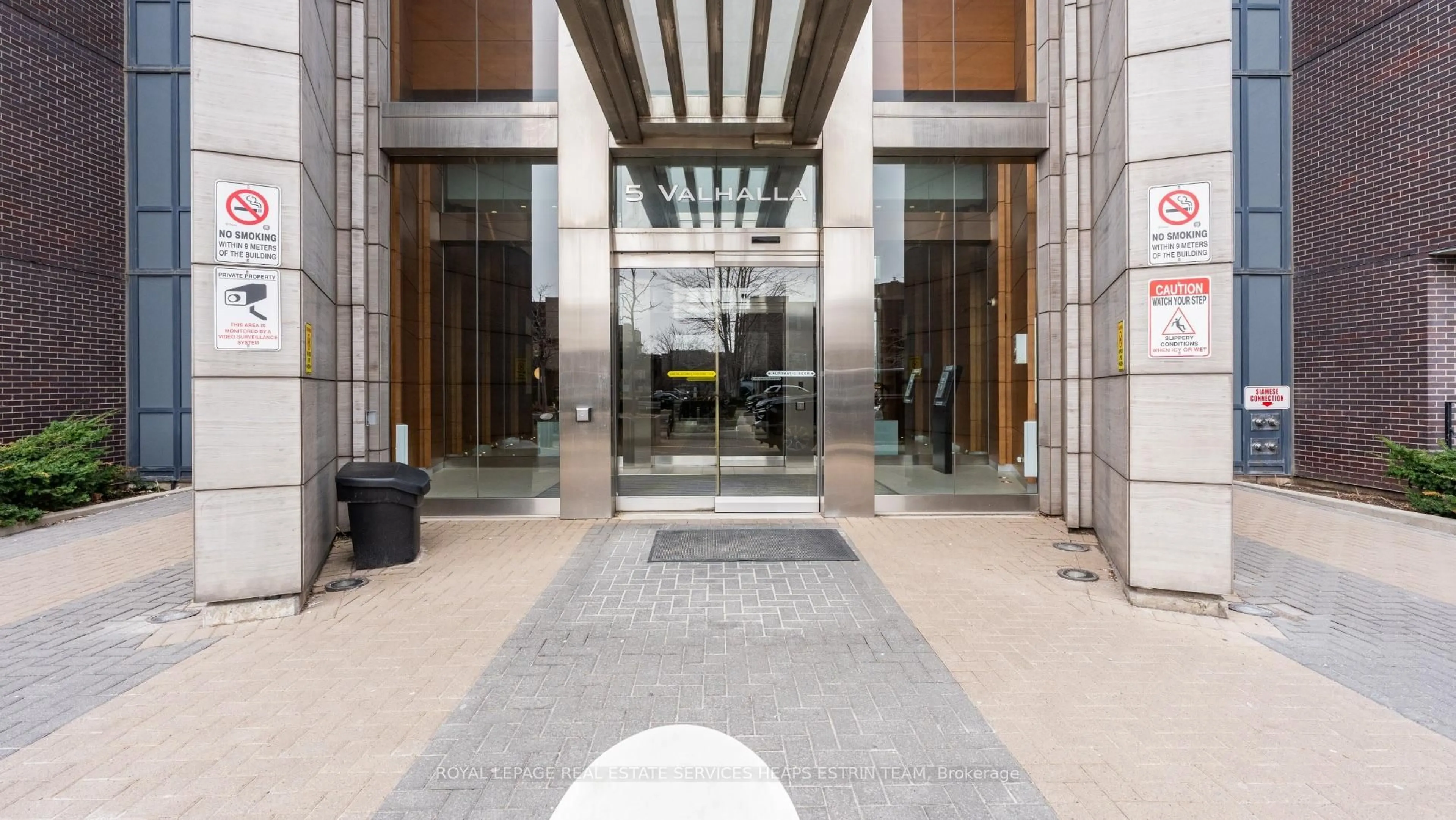 Lobby for 5 Valhalla Inn Rd #2607, Toronto Ontario M9B 0B1