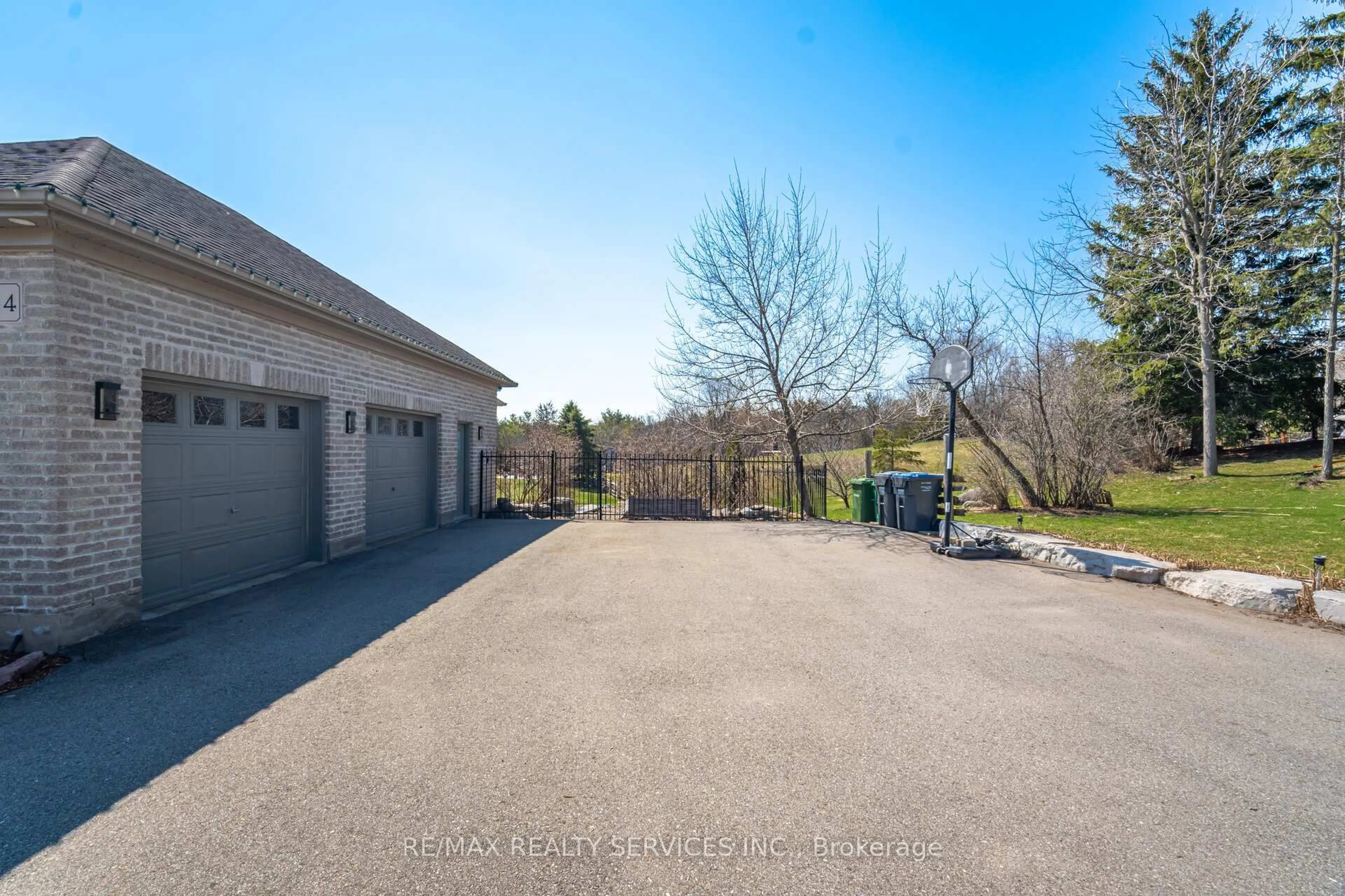 Unknown for 34 Isabella St, Caledon Ontario L7C 1N7