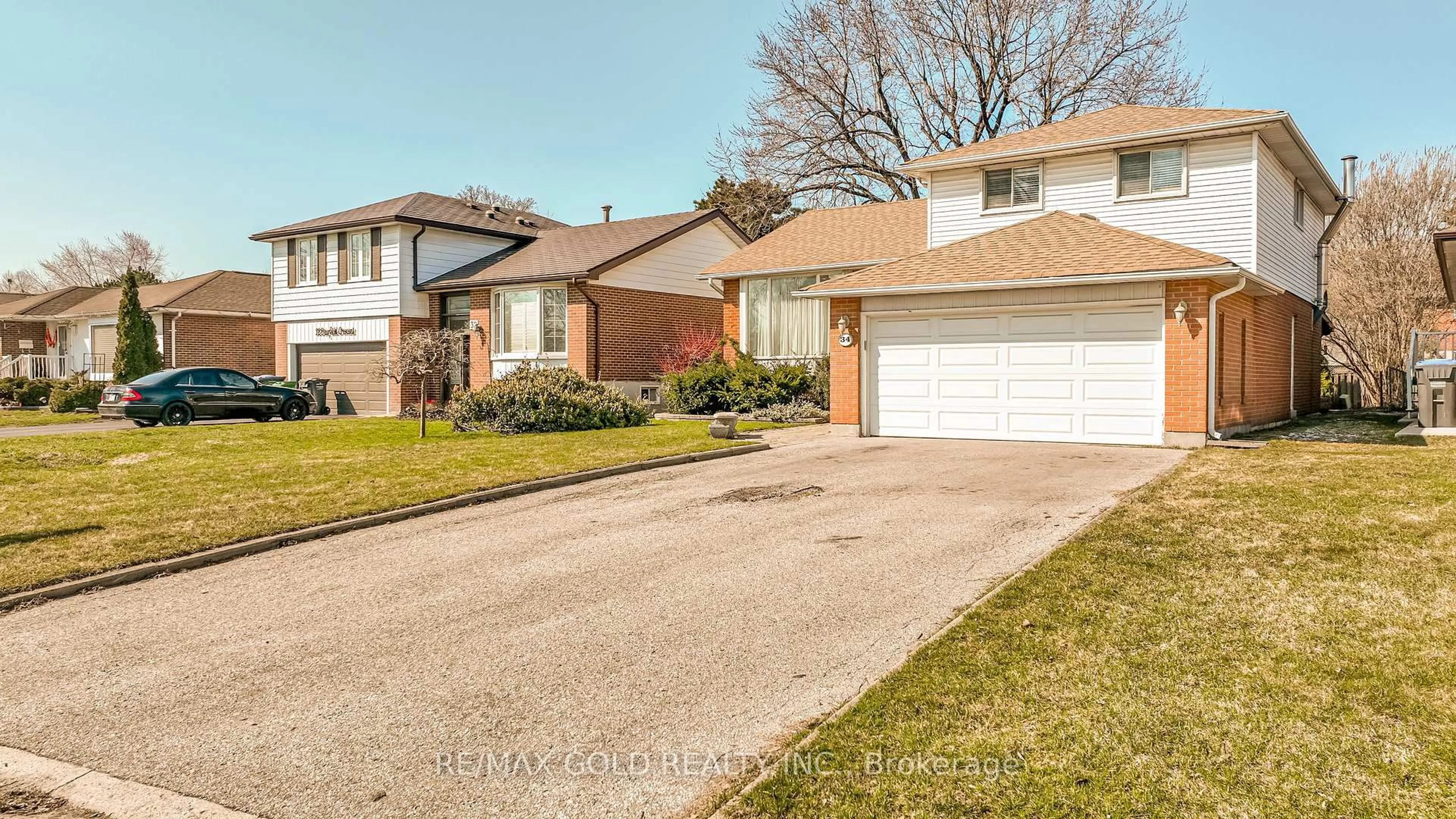 Home with brick exterior material, street for 34 Deerfield Cres, Brampton Ontario L6T 1K7