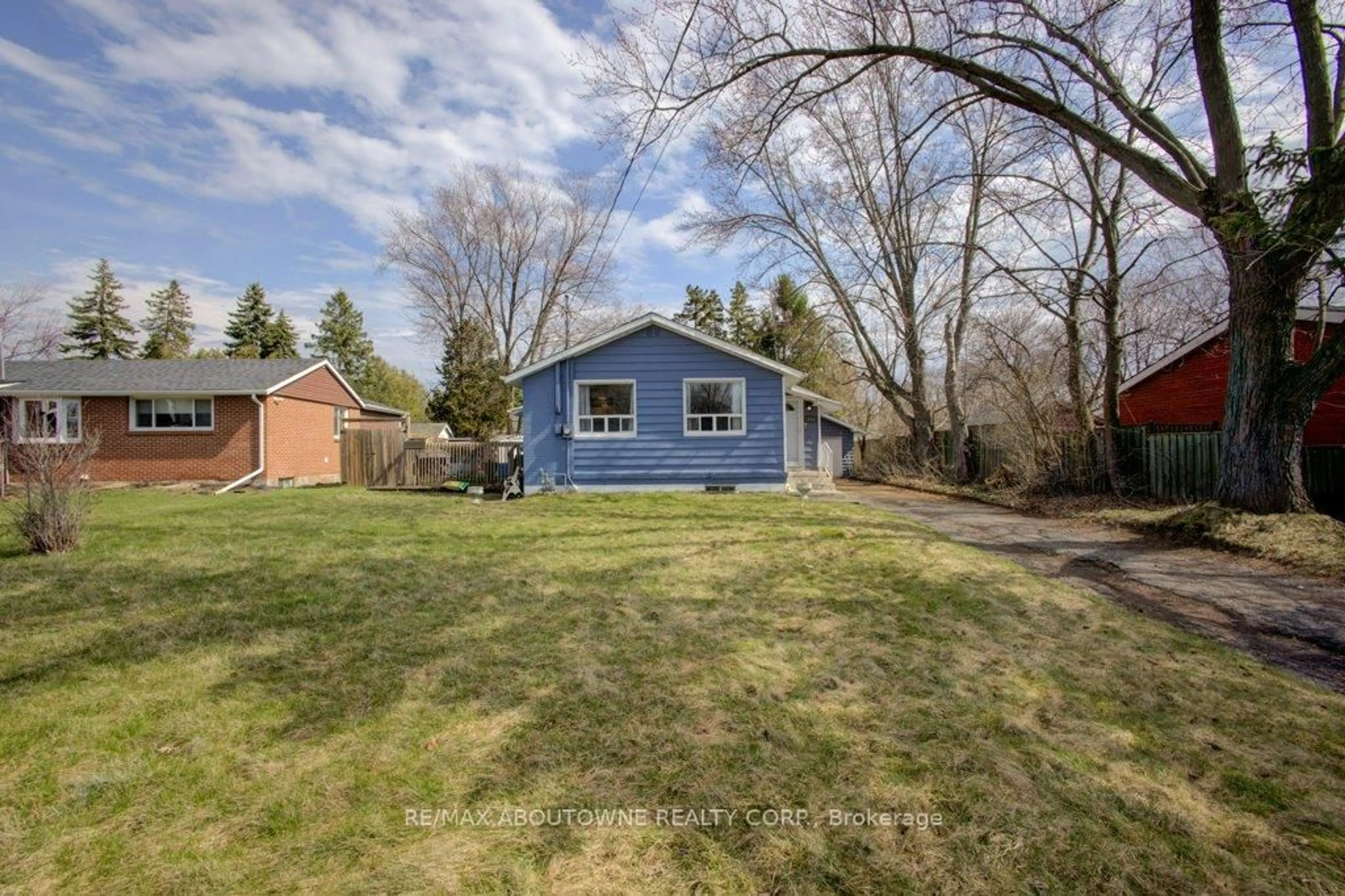 Unknown for 114 Ringwood Rd, Oakville Ontario L6H 1K2