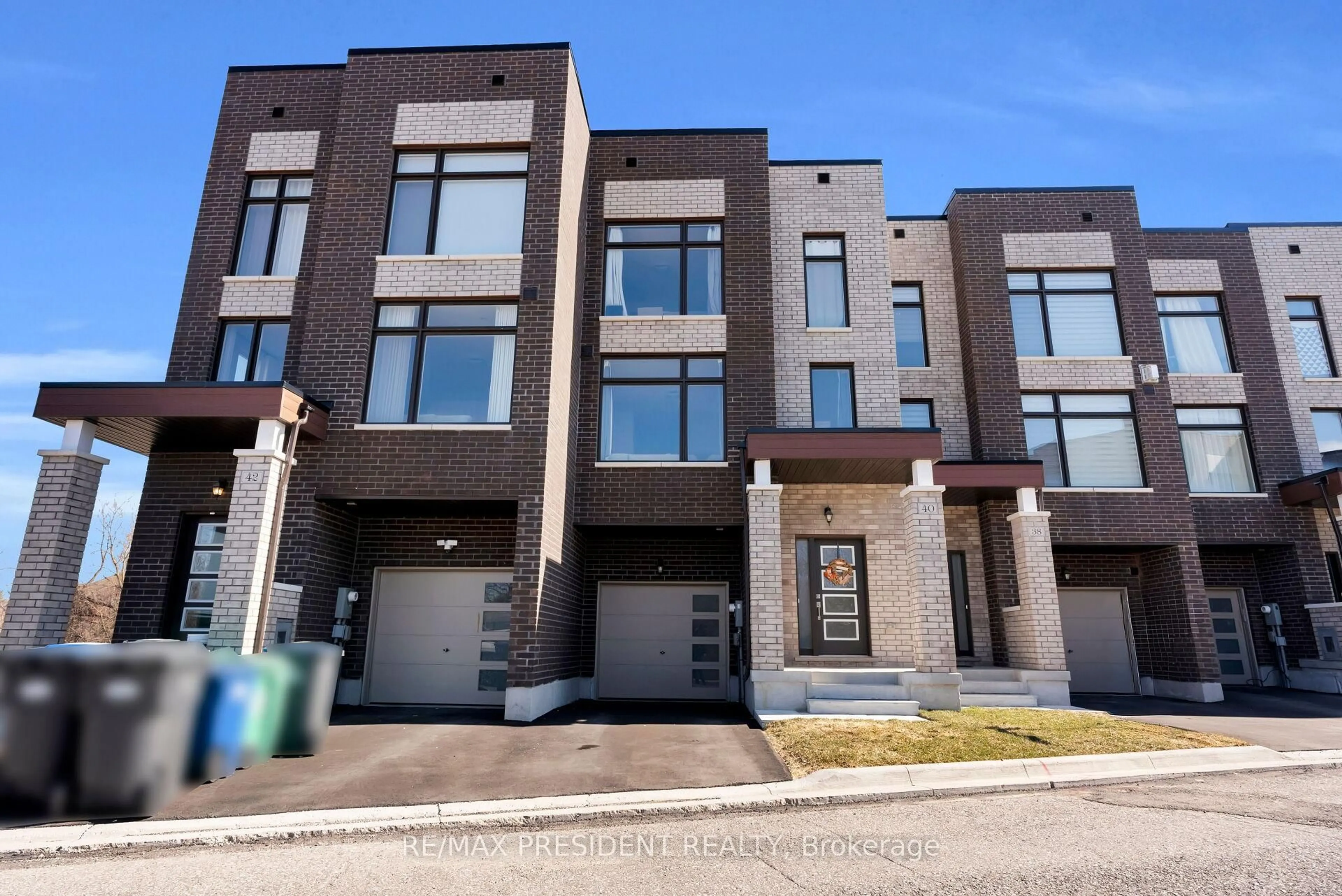 Home with brick exterior material, street for 40 Queenpost Dr, Brampton Ontario L6Y 6L2