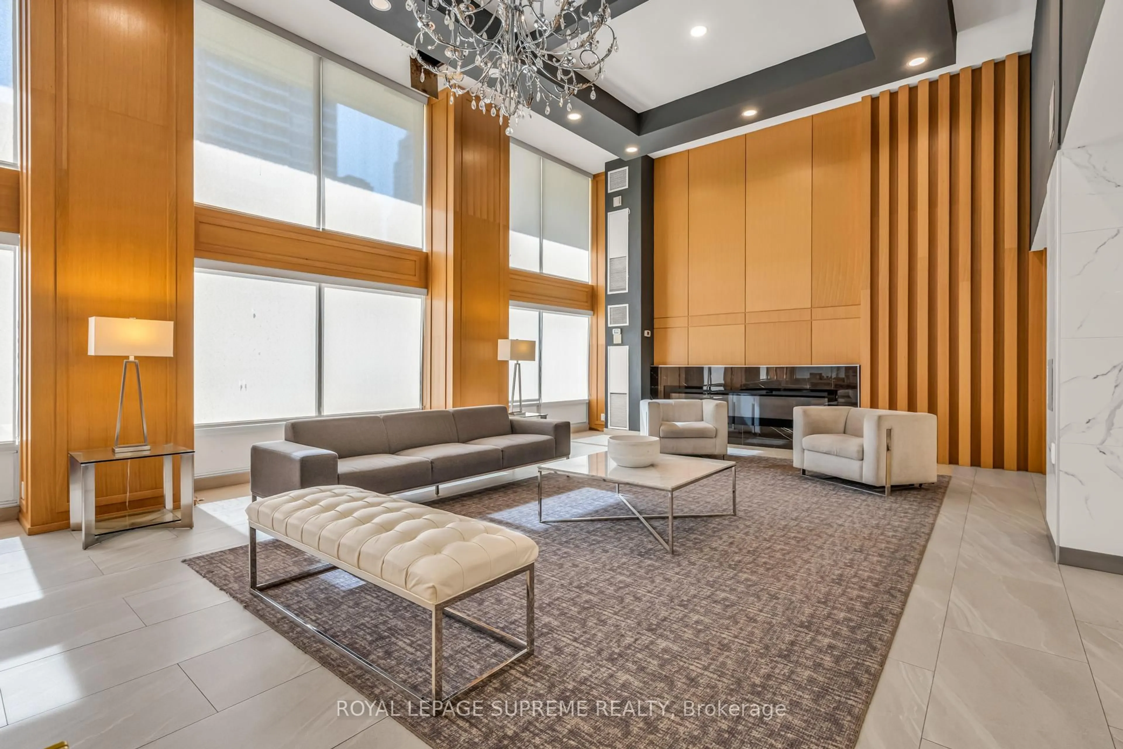 Lobby for 3590 Kaneff Cres #1907, Mississauga Ontario L5A 3X3