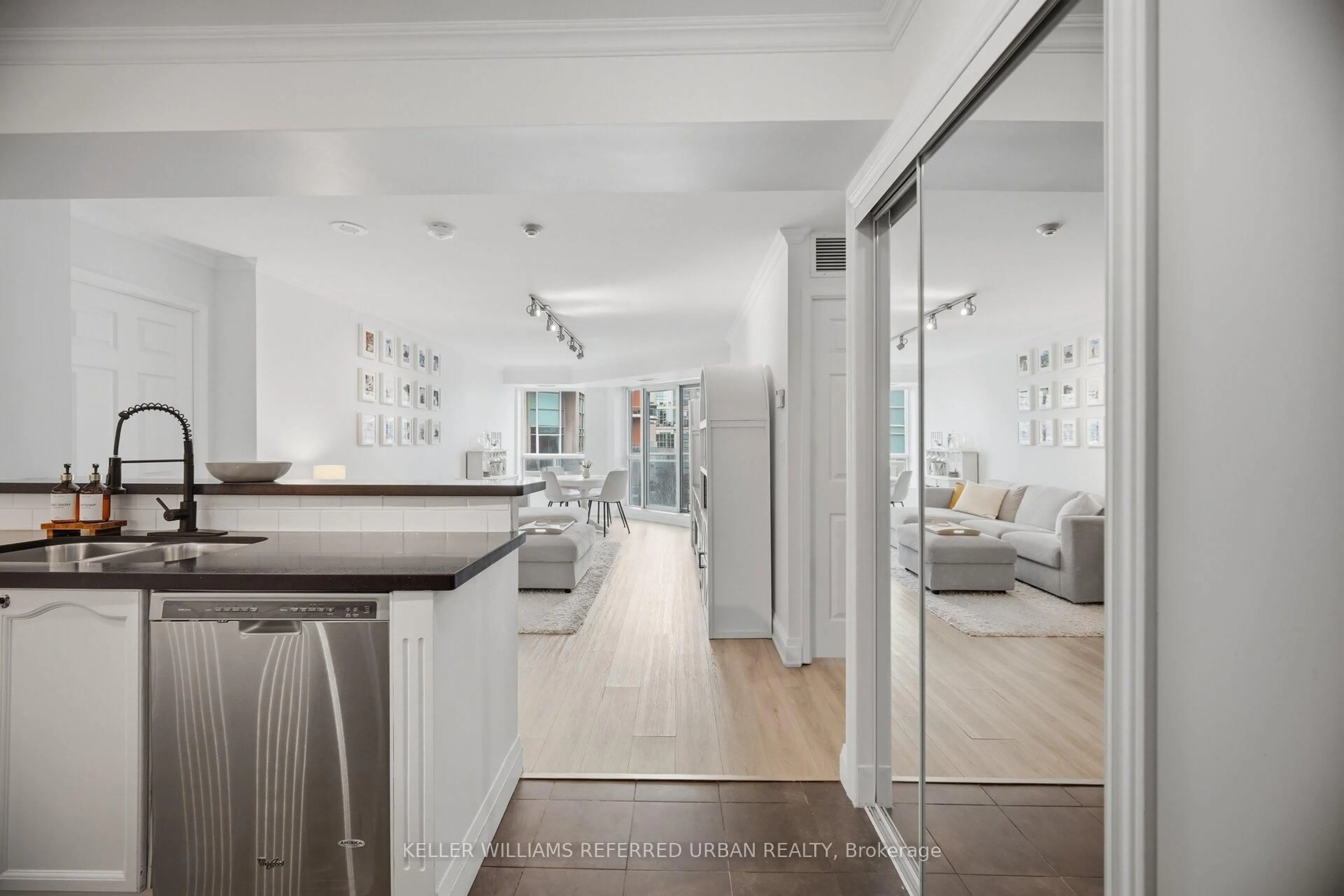 Open concept kitchen, unknown for 190 Manitoba St #707, Toronto Ontario M8Y 3Y8