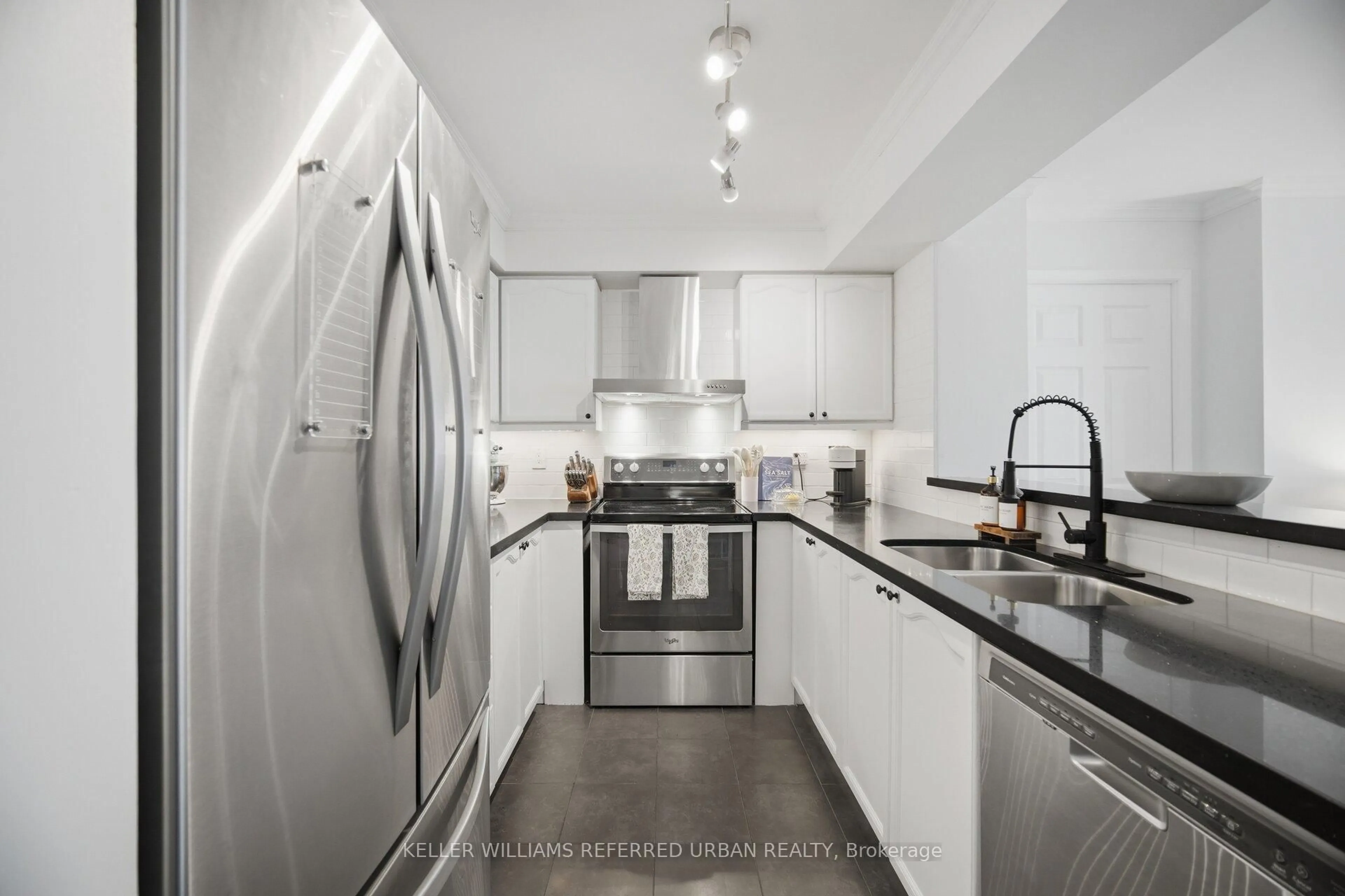 Standard kitchen, ceramic/tile floor for 190 Manitoba St #707, Toronto Ontario M8Y 3Y8