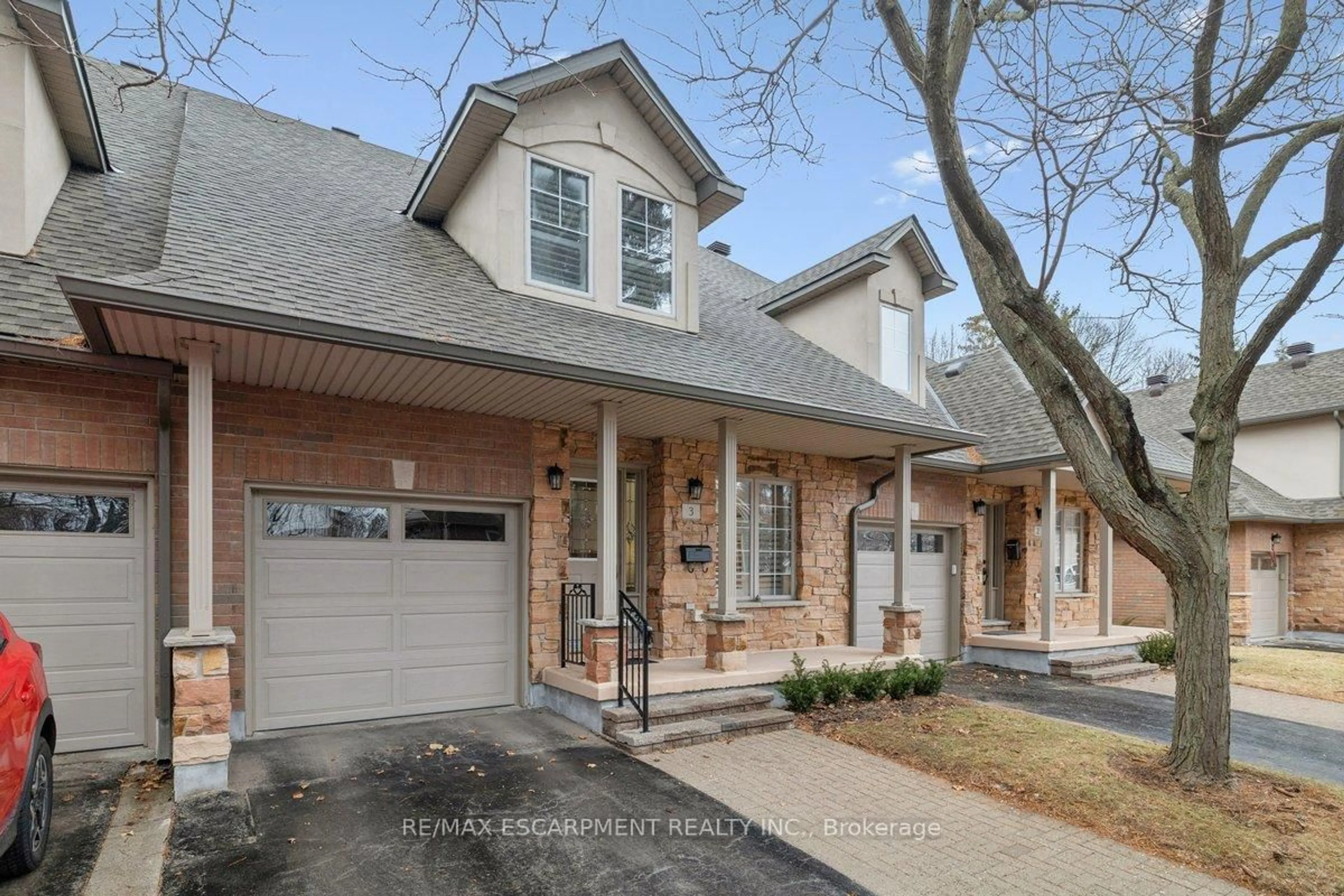 Home with brick exterior material, street for 1019 North Shore Blvd #3, Burlington Ontario L7T 1X8