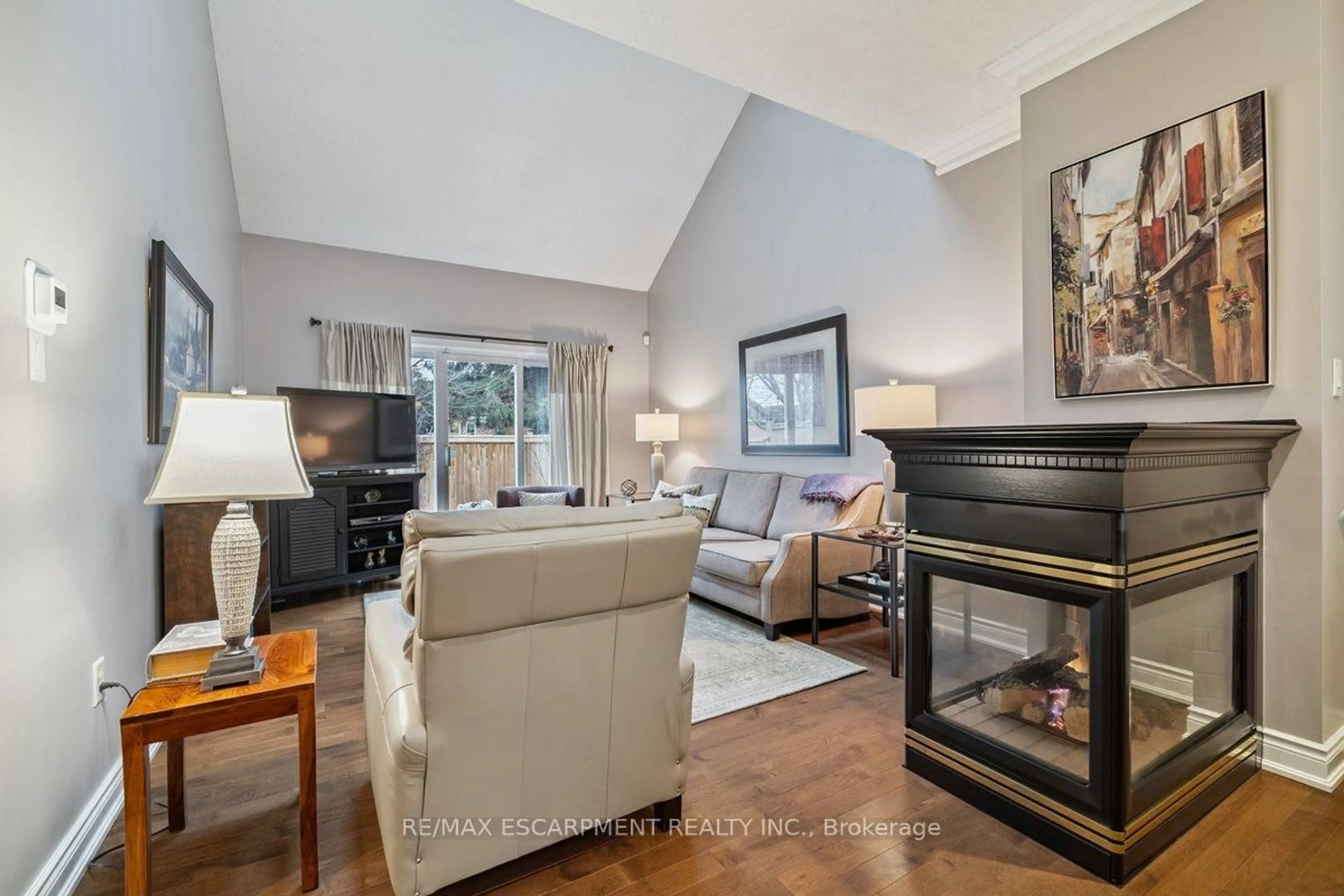 Living room with furniture, unknown for 1019 North Shore Blvd #3, Burlington Ontario L7T 1X8