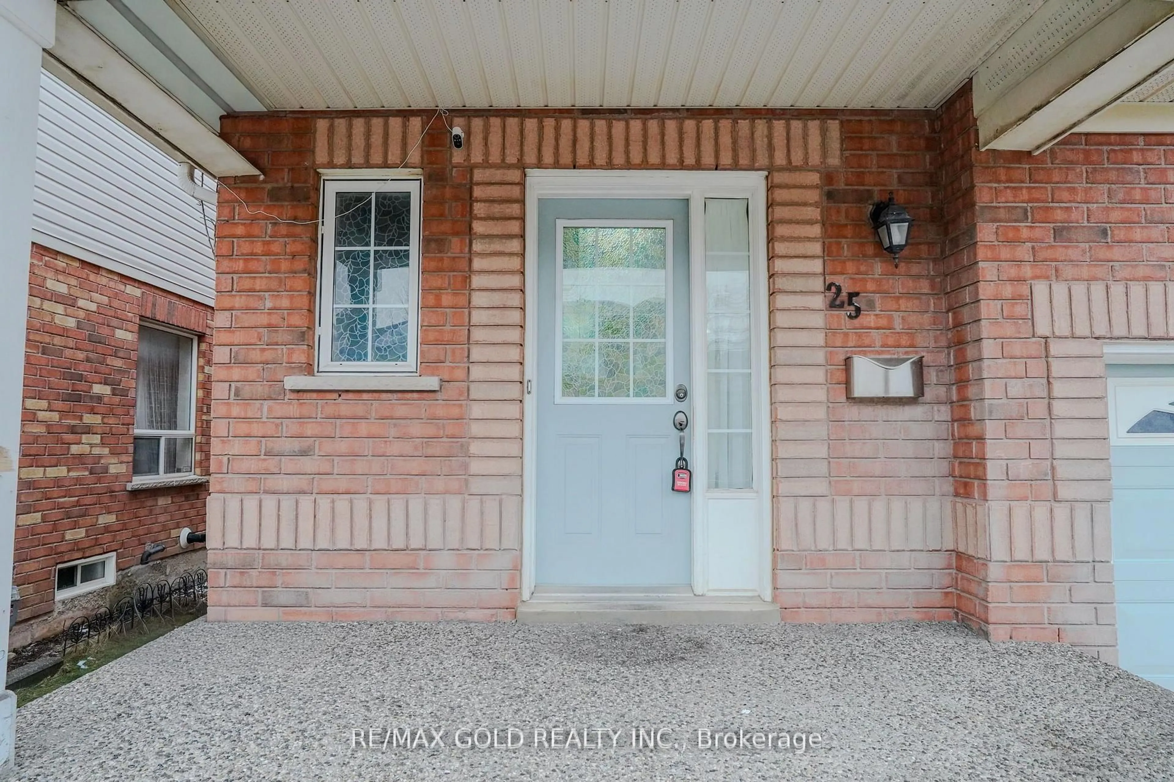 Indoor entryway for 25 Spencer Dr, Brampton Ontario L7A 2A2