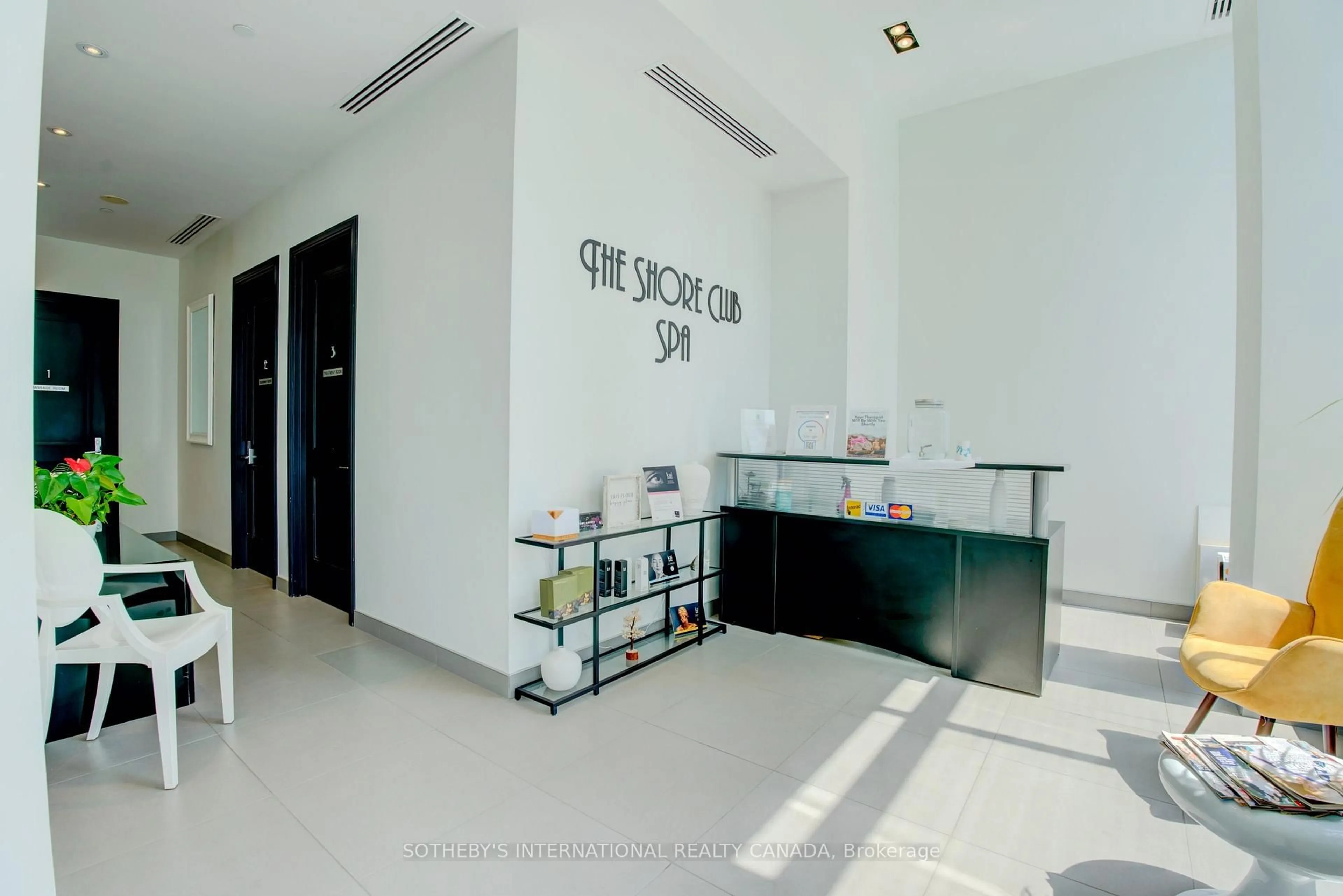 Indoor foyer for 88 Park Lawn Rd #2605, Toronto Ontario M8Y 0B5