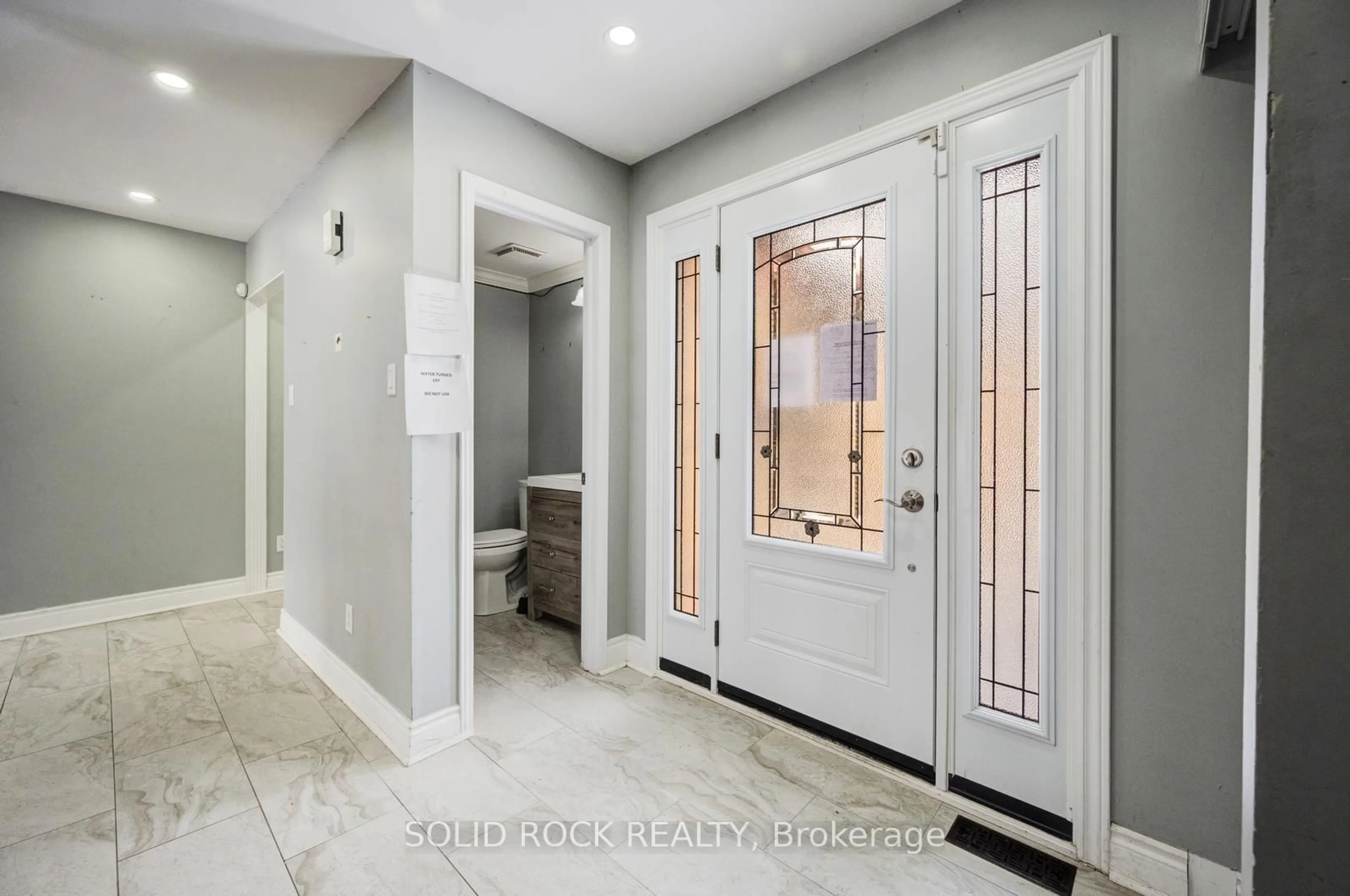 Indoor entryway for 12 Torrance Wood, Brampton Ontario L6Y 2N3