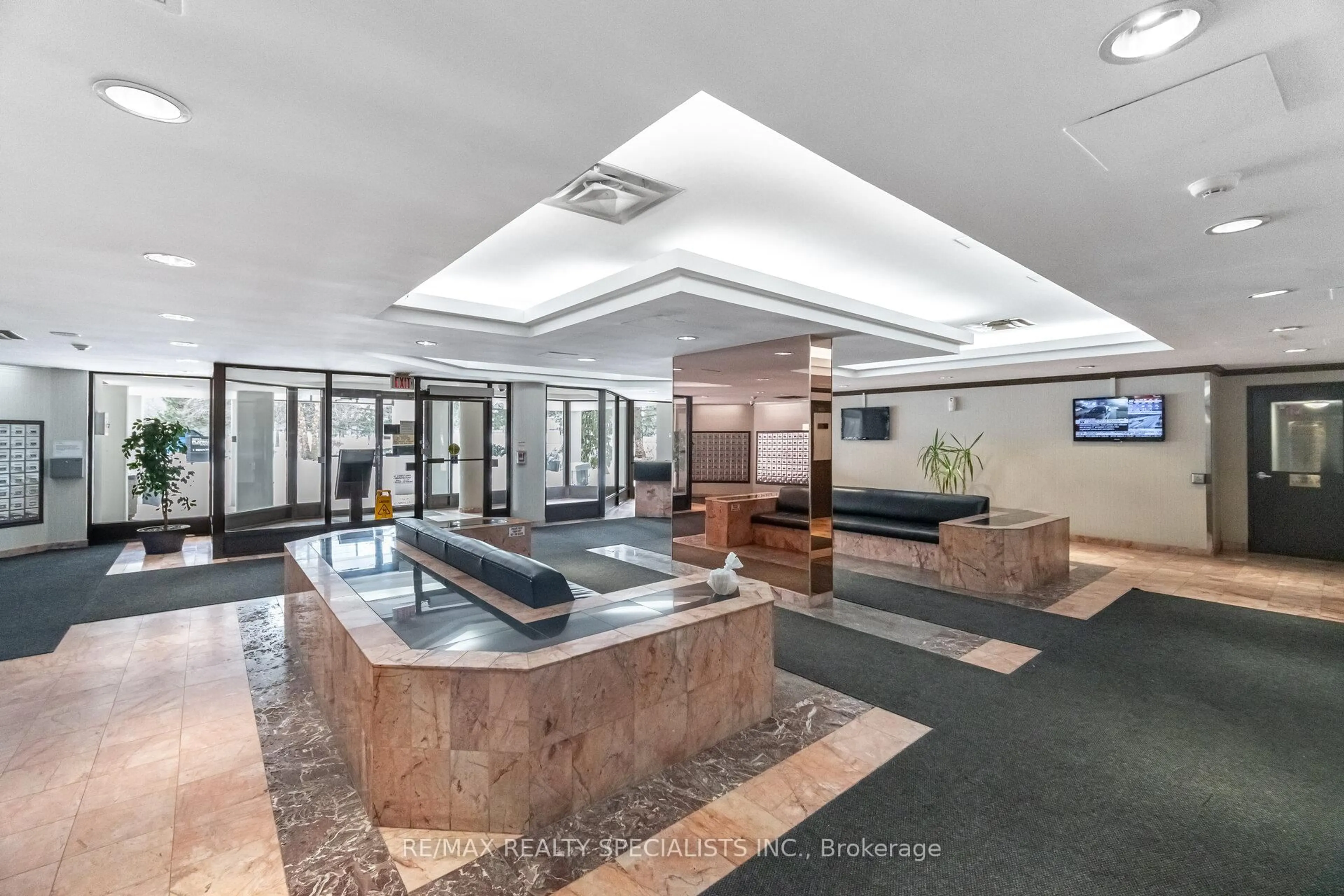 Lobby for 1 Rowntree Rd #611, Toronto Ontario M9V 5G7