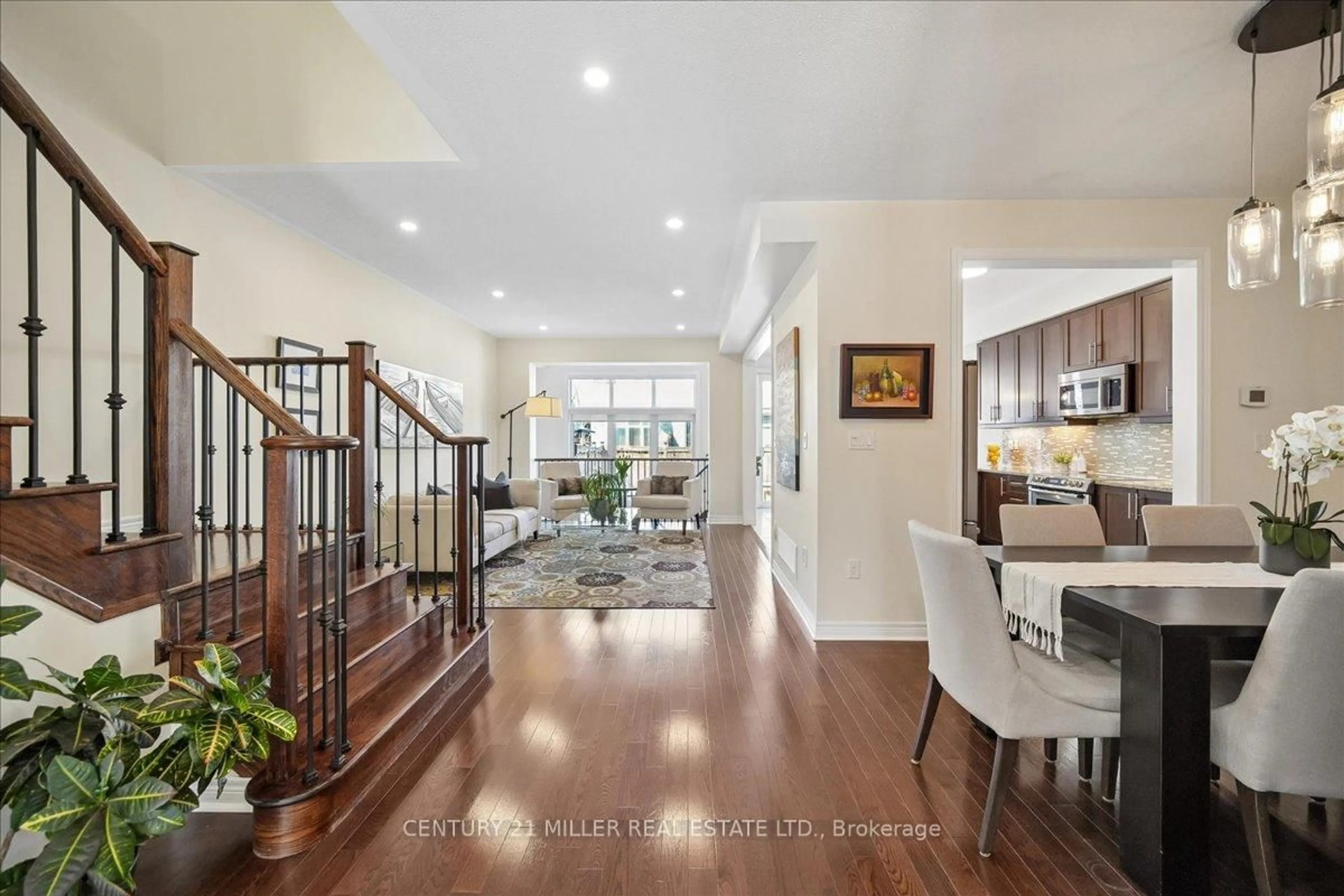 Indoor entryway for 2019 Trawden Way #22, Oakville Ontario L6M 0M3