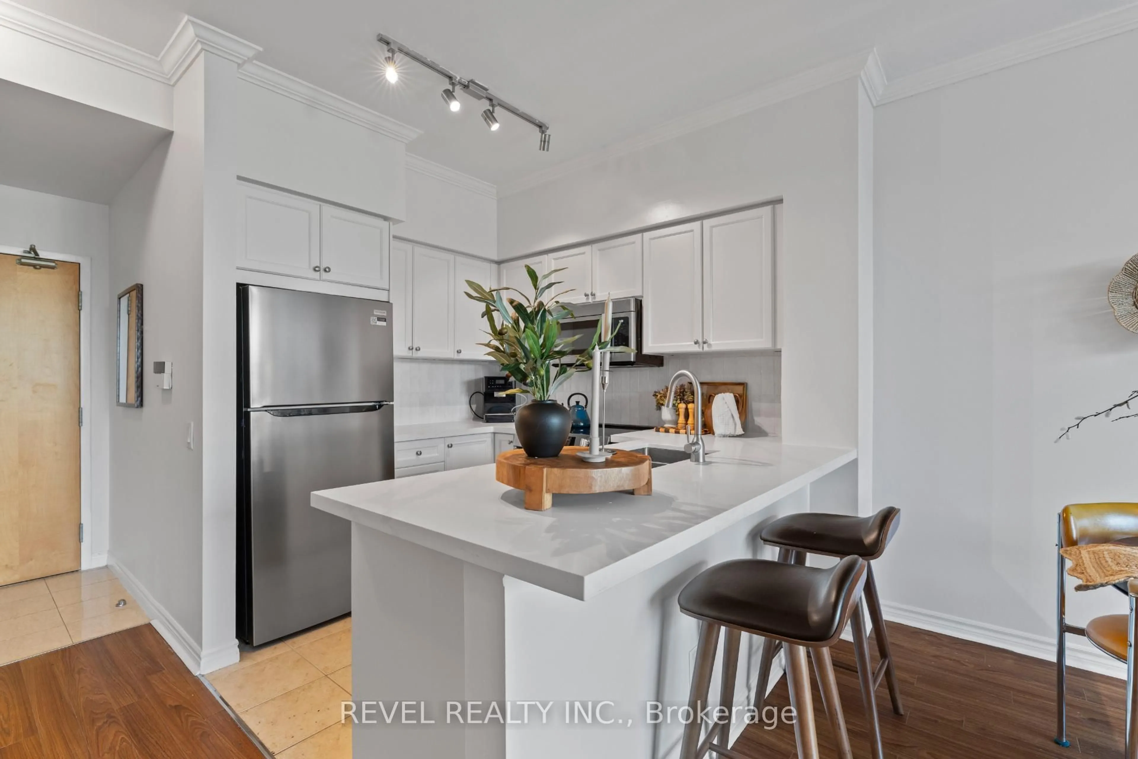 Open concept kitchen, unknown for 5 Marine Parade Dr #303, Toronto Ontario M8V 4B4