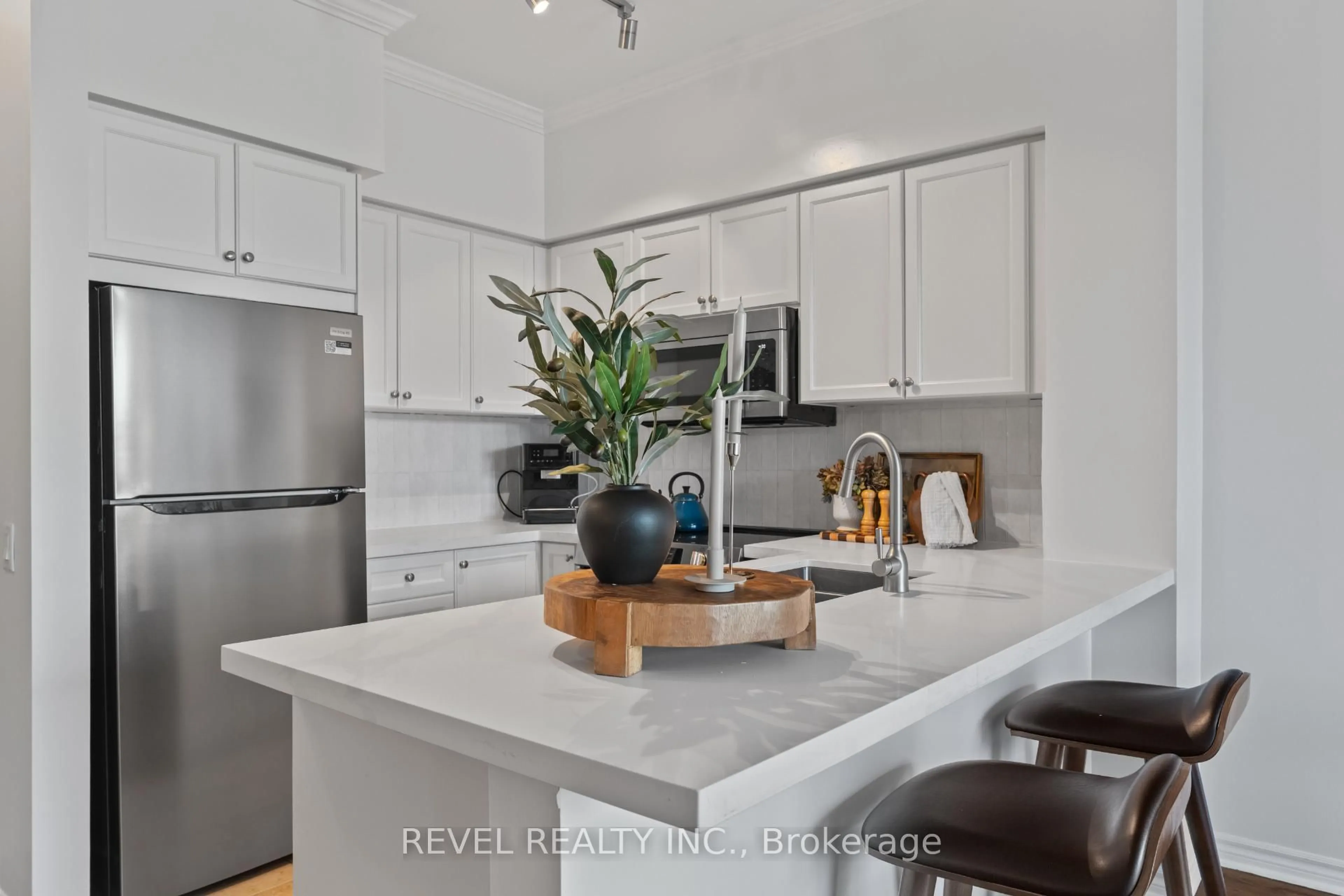 Open concept kitchen, unknown for 5 Marine Parade Dr #303, Toronto Ontario M8V 4B4