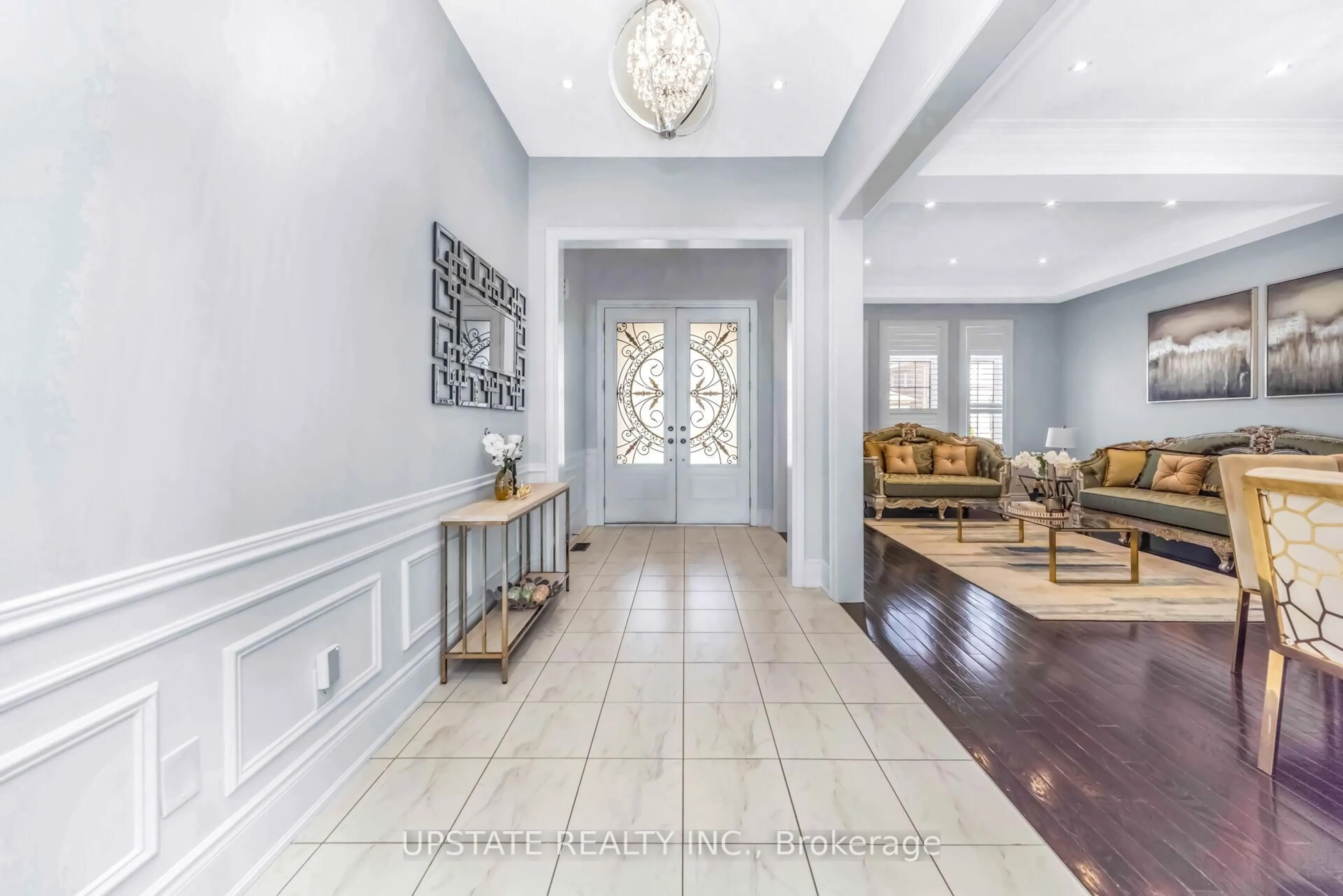 Indoor foyer for 23 Spain Cres, Brampton Ontario L6P 4G8