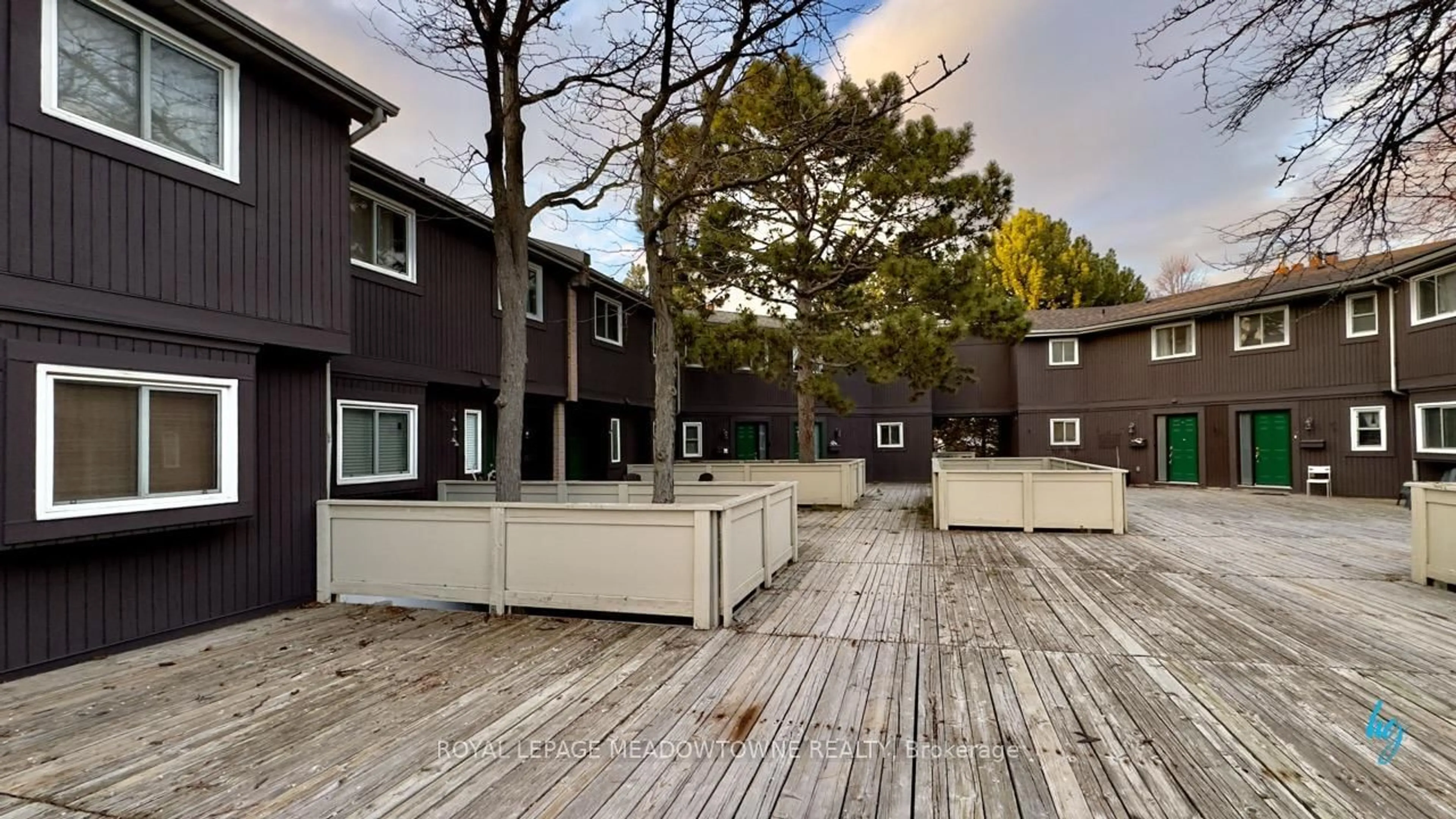 Patio, street for 6855 Glen Erin Dr #14, Mississauga Ontario L5N 1P6