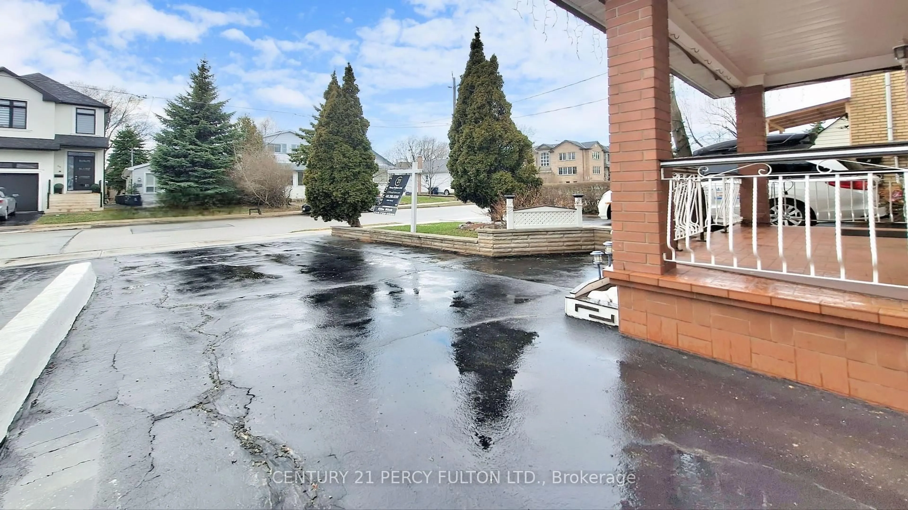 Patio, street for 69 Twenty Fourth St, Toronto Ontario M8V 3N7