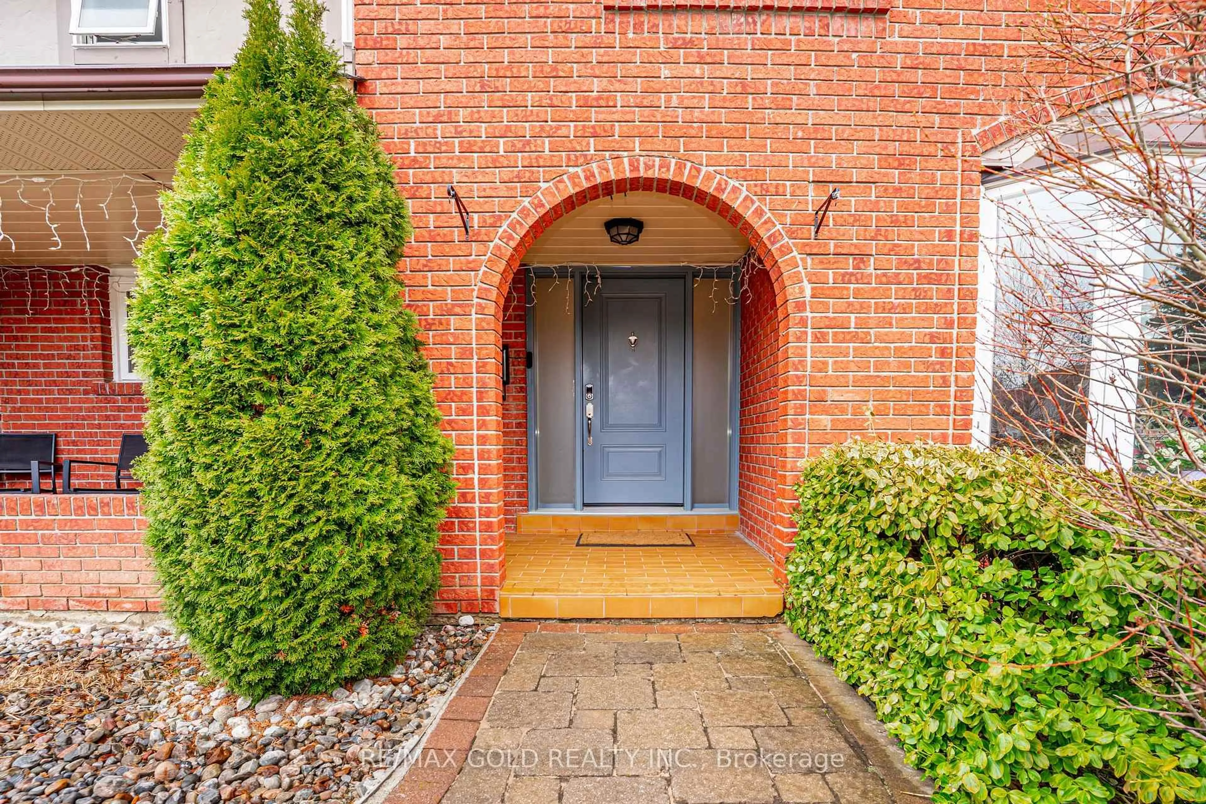 Unknown for 8 Oldham Cres, Brampton Ontario L6Z 1W3