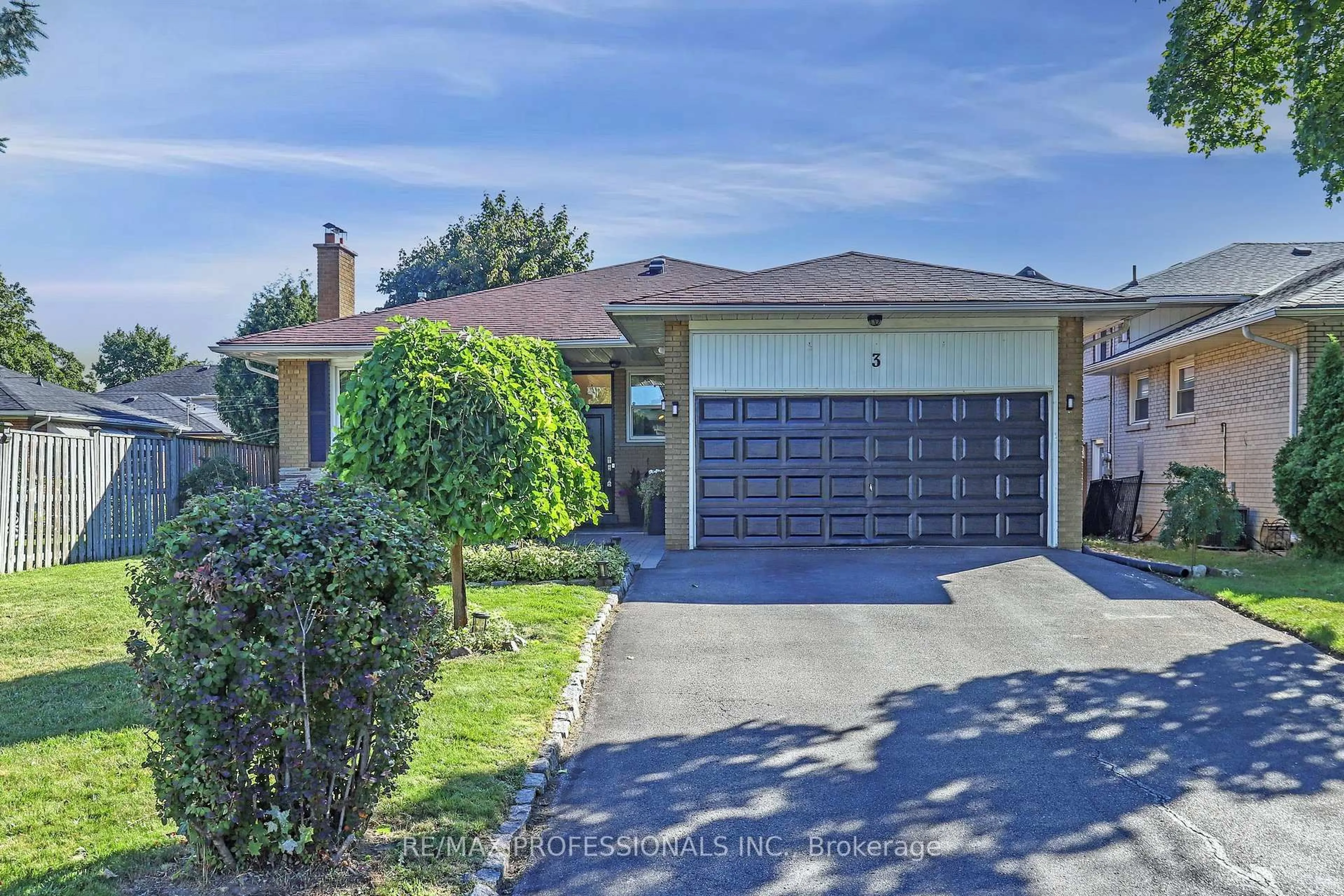 Unknown for 3 Hartsdale Dr, Toronto Ontario M9R 2S1