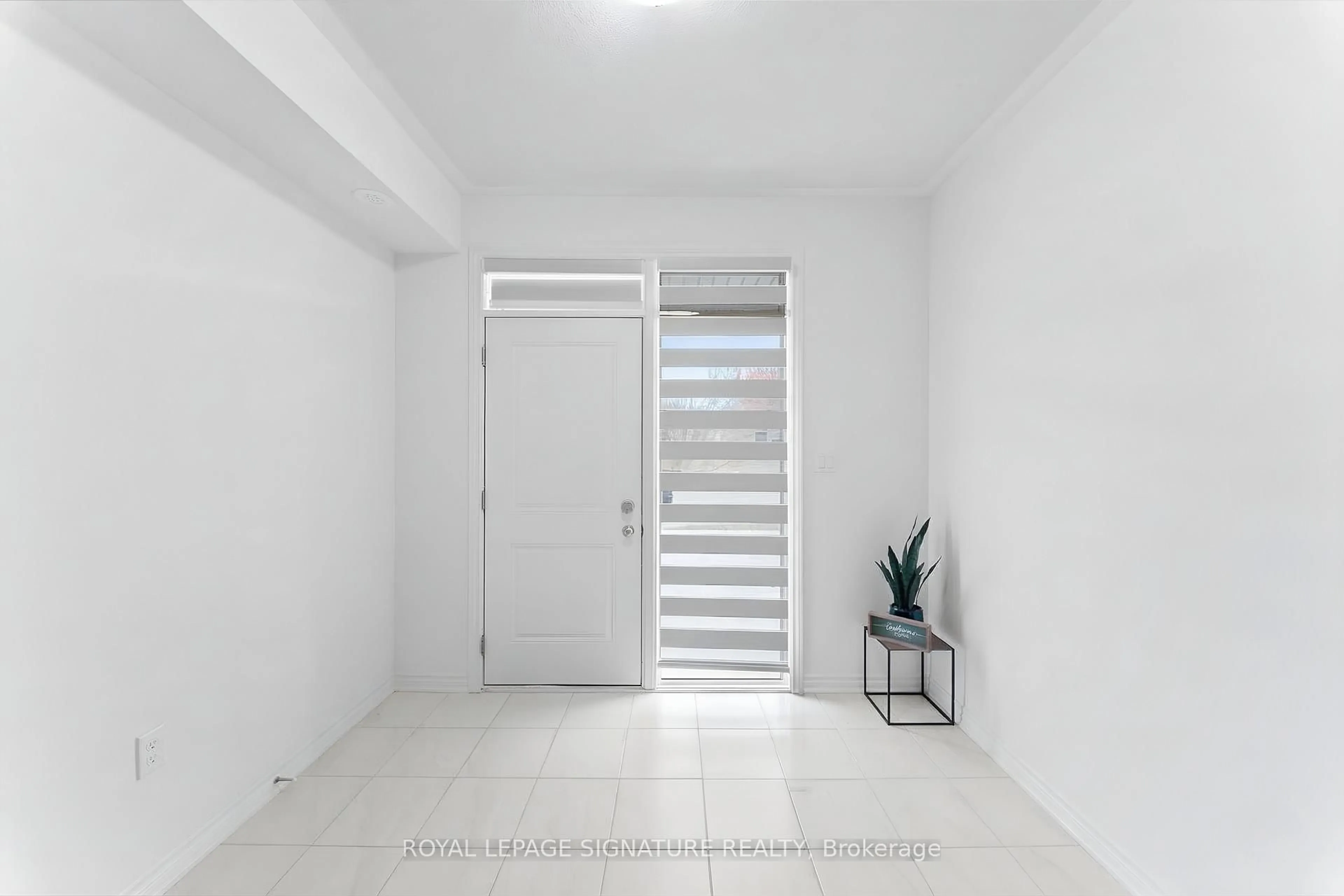 Indoor entryway for 429 Dougall Ave, Caledon Ontario L7C 4L5