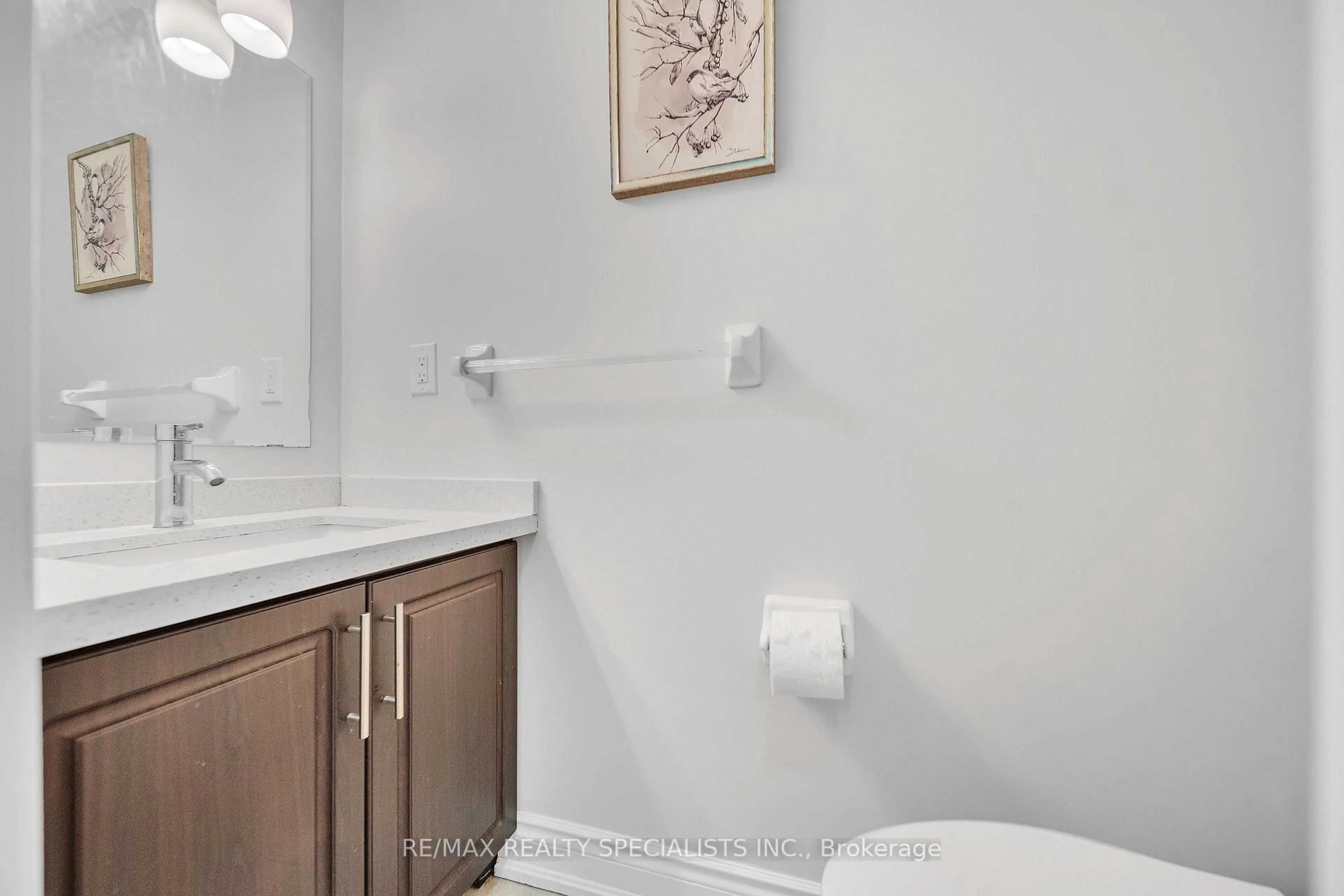 Standard bathroom, ceramic/tile floor for 22 Clayborne Ave, Brampton Ontario L7A 1N8