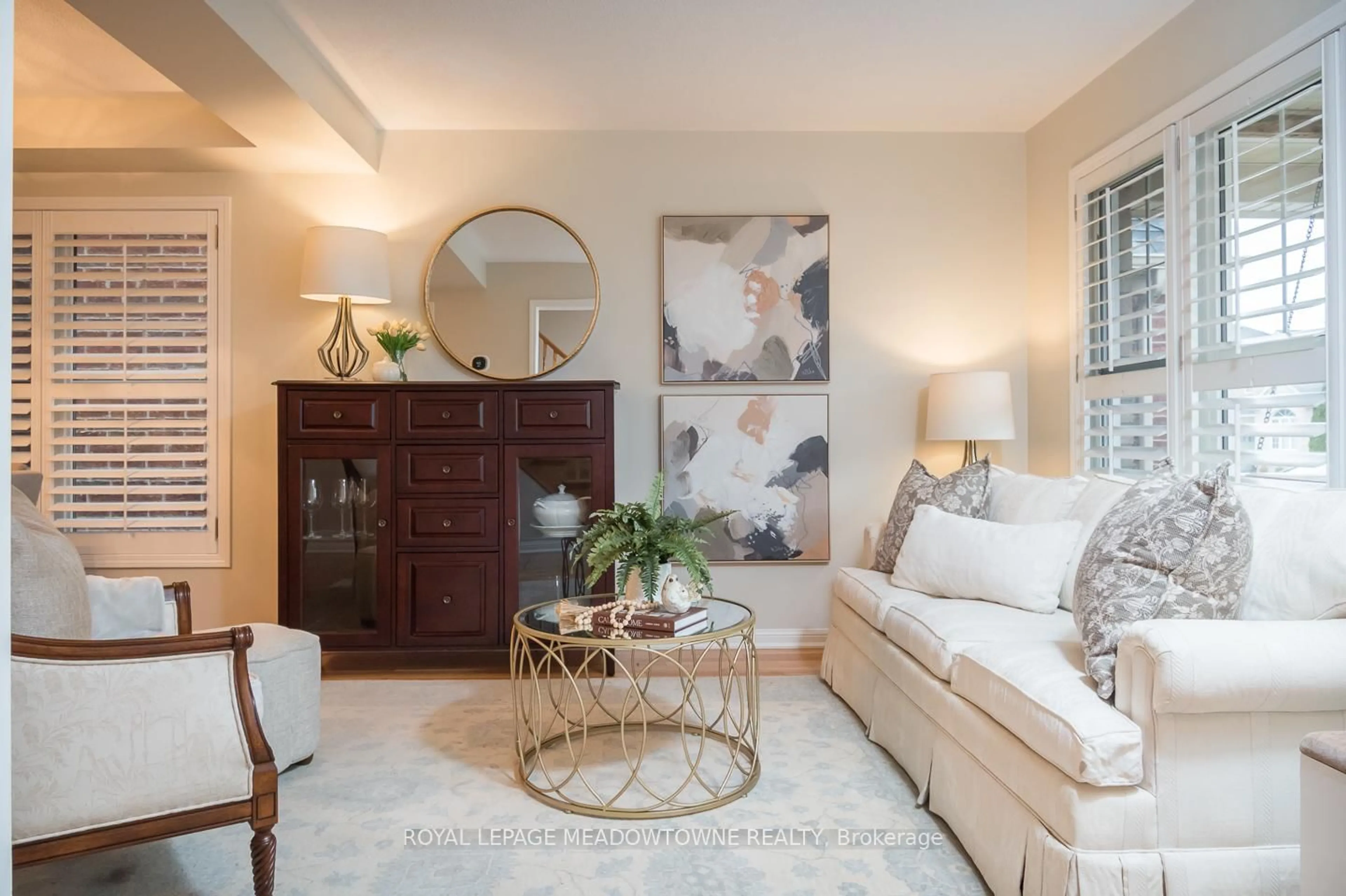 Living room with furniture, unknown for 292 Mcdougall Cross, Milton Ontario L9T 0N6