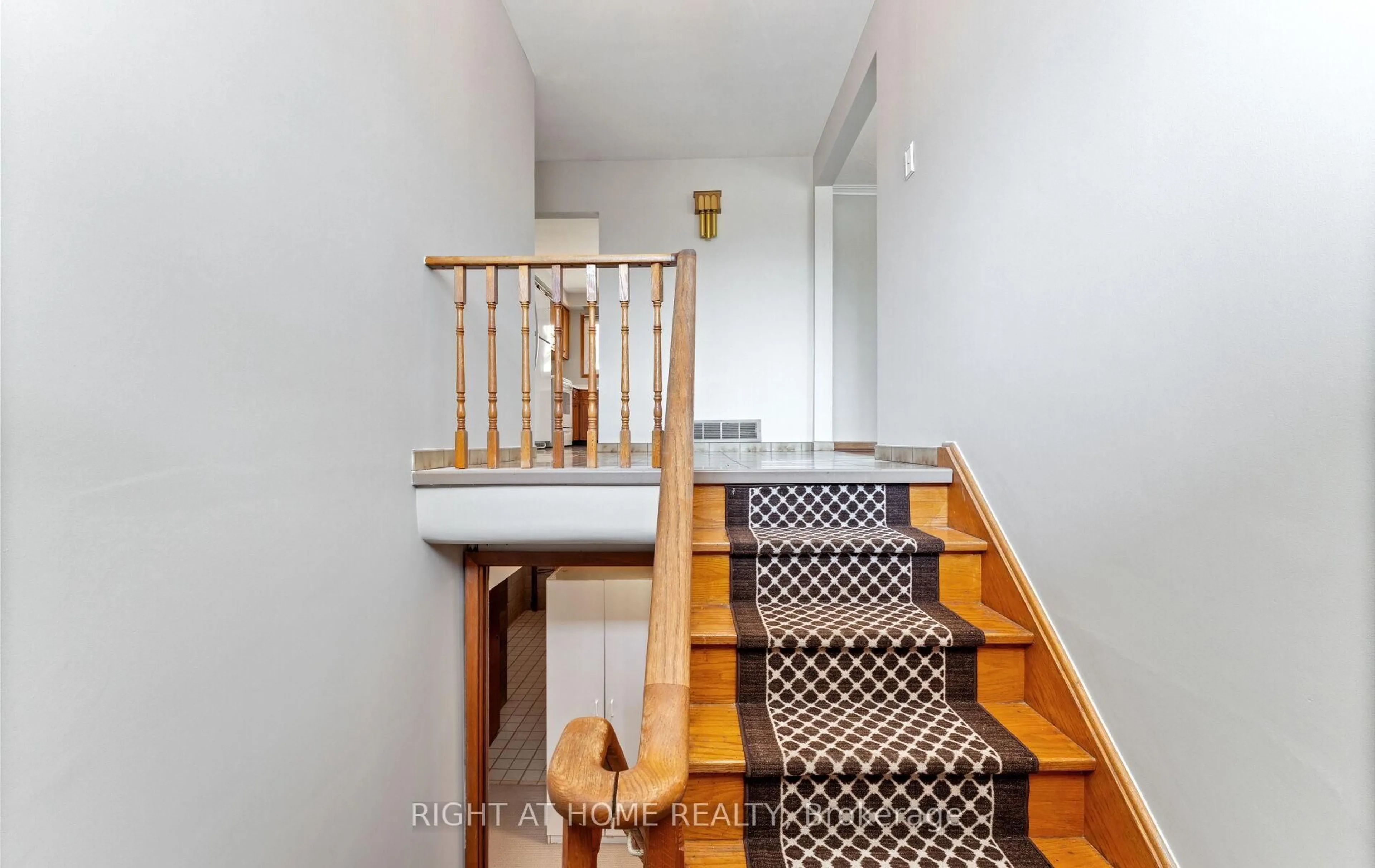 Unknown for 41 Knoll Dr, Toronto Ontario M9A 4G9