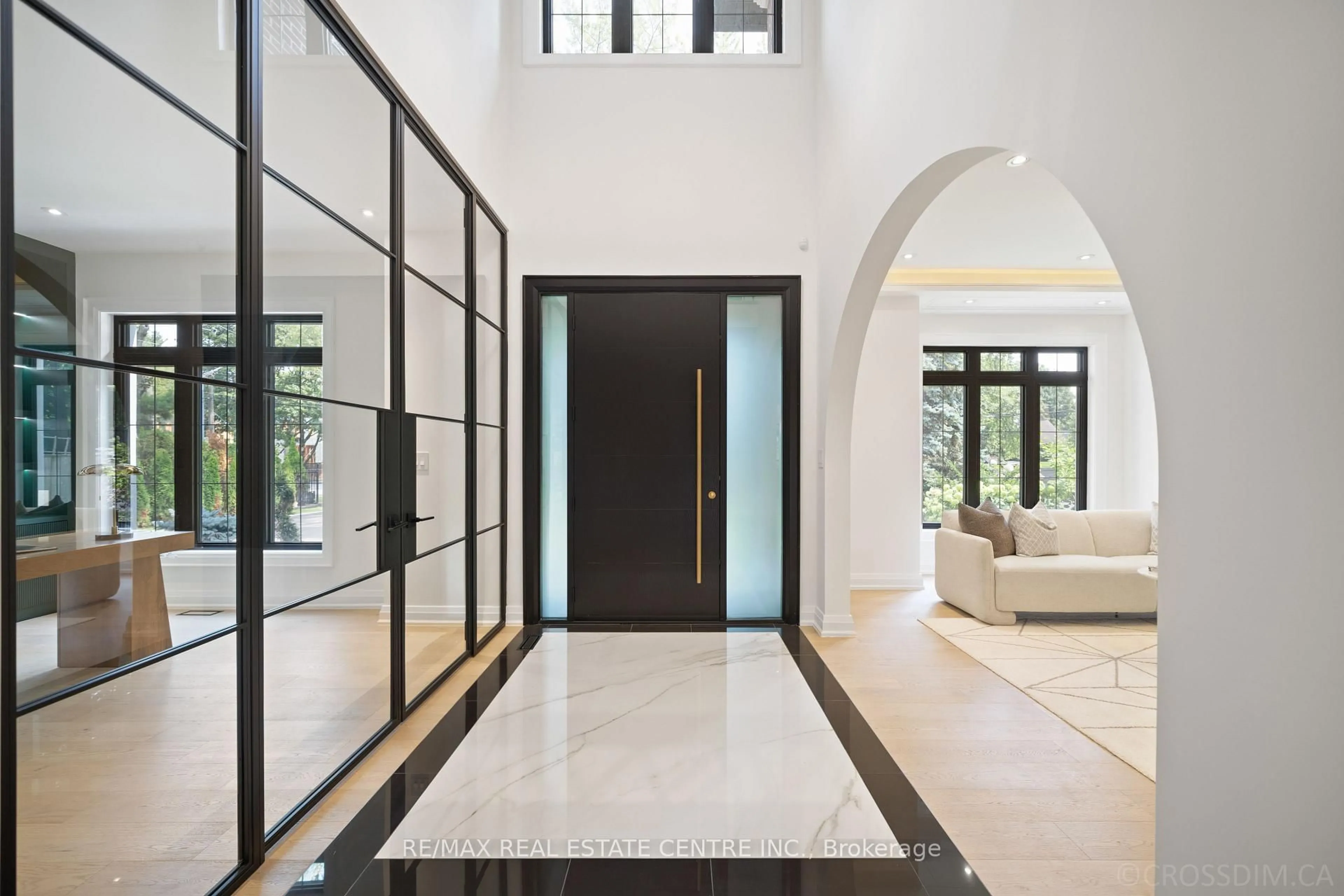 Indoor entryway for 1065 Rebecca St, Oakville Ontario L6L 1Y6